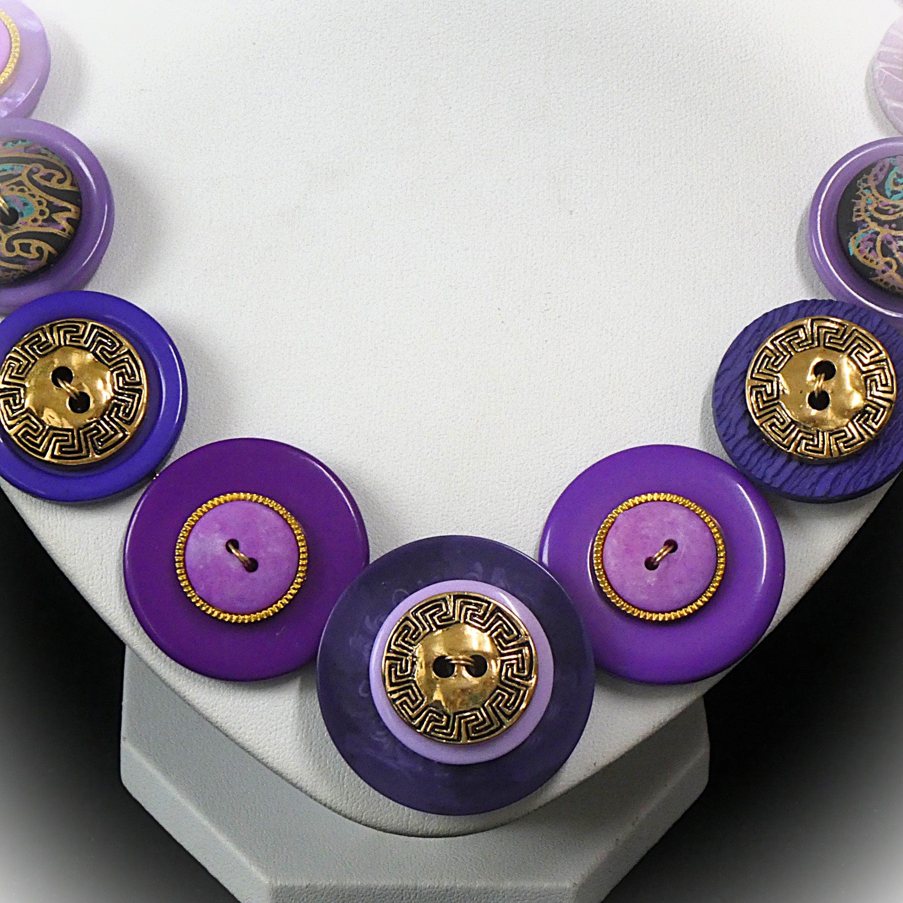 Button necklace - Royal Purple