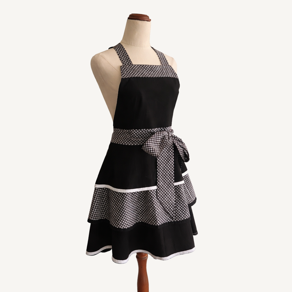 Vintage-Inspired Handmade Apron – Gingham & Black Cotton