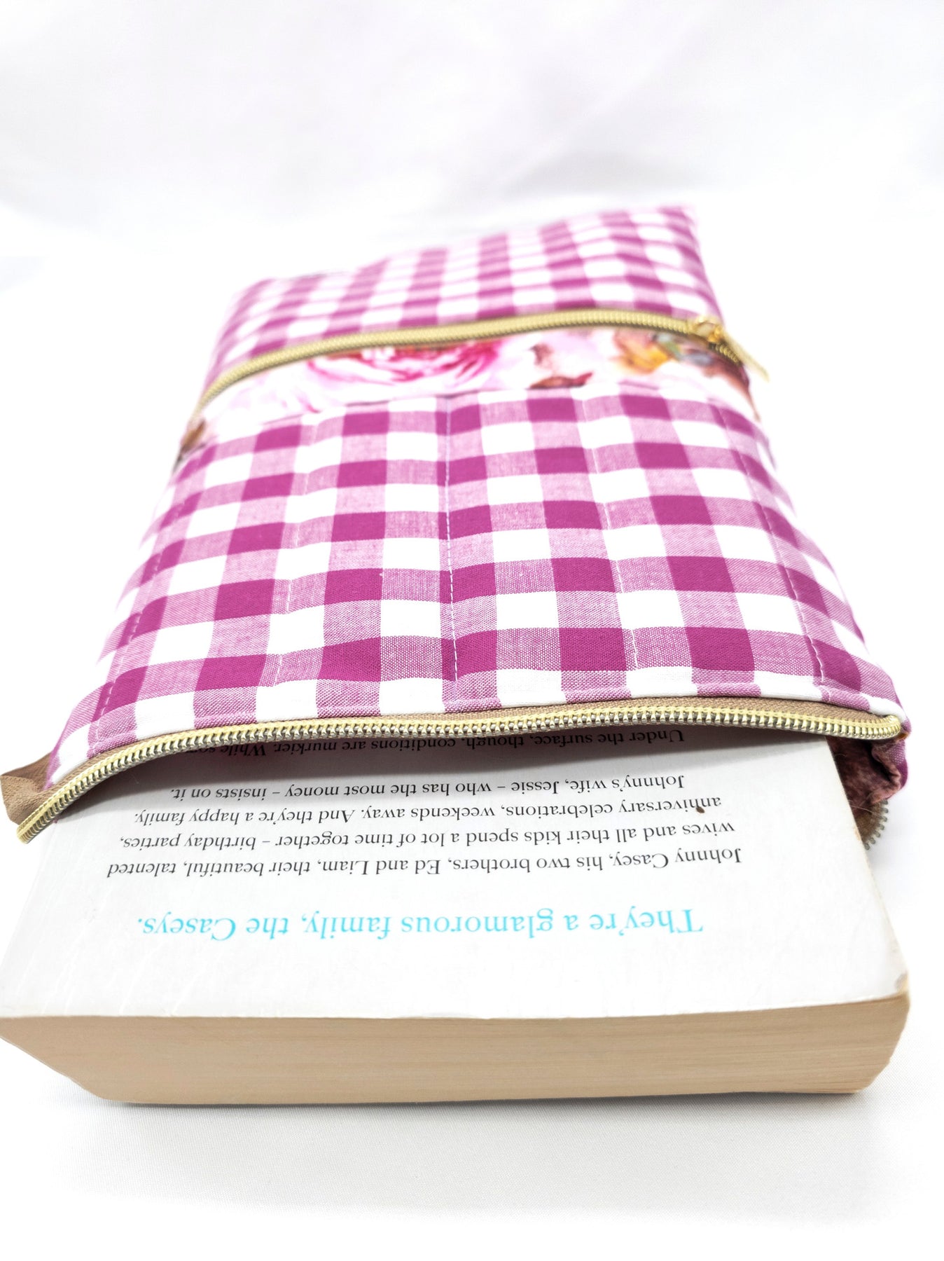 Quilted Tablet/iPad Sleeve With Zipper Pocket, Book case