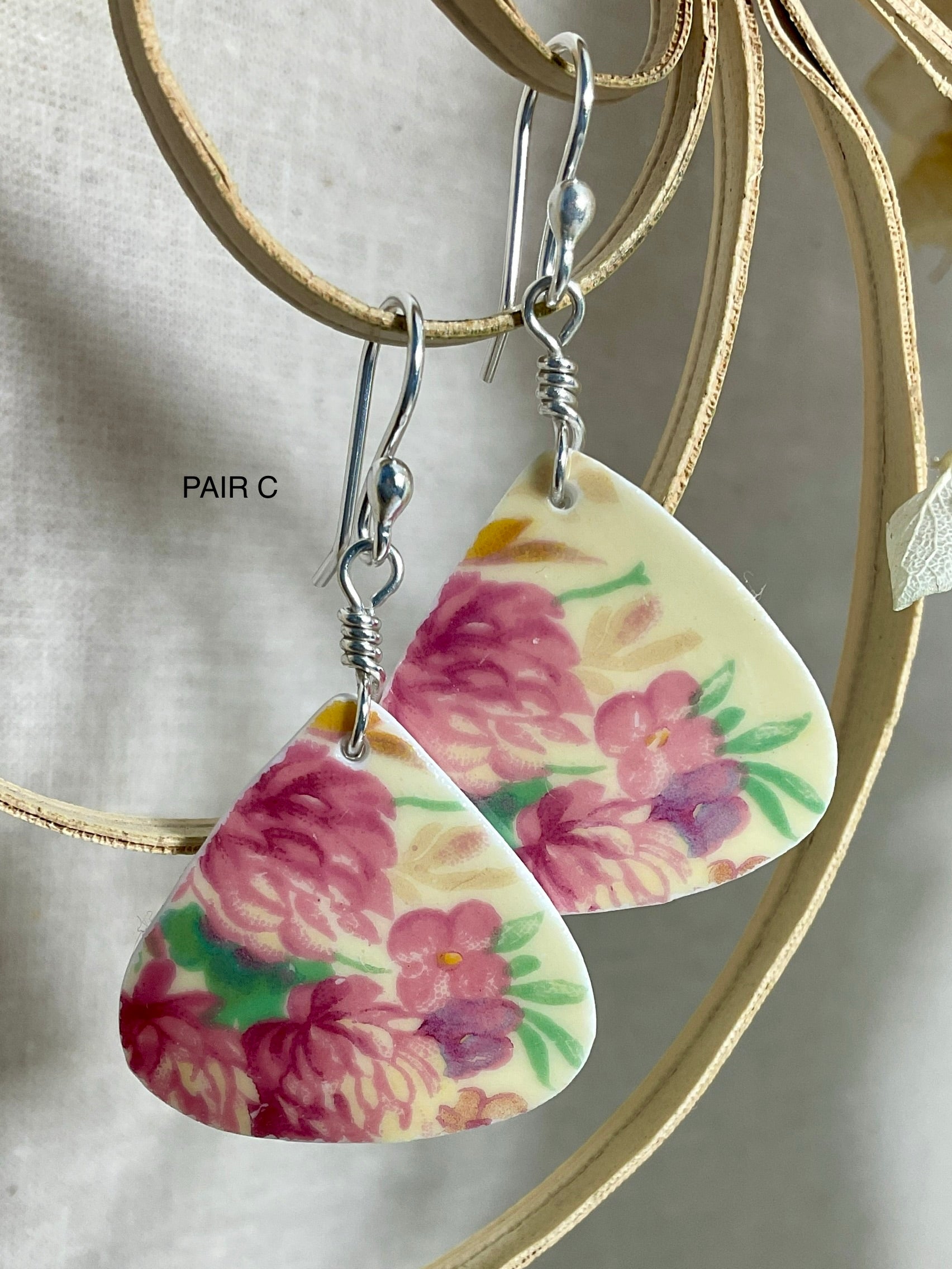 Vintage tea cup earrings. Handmade