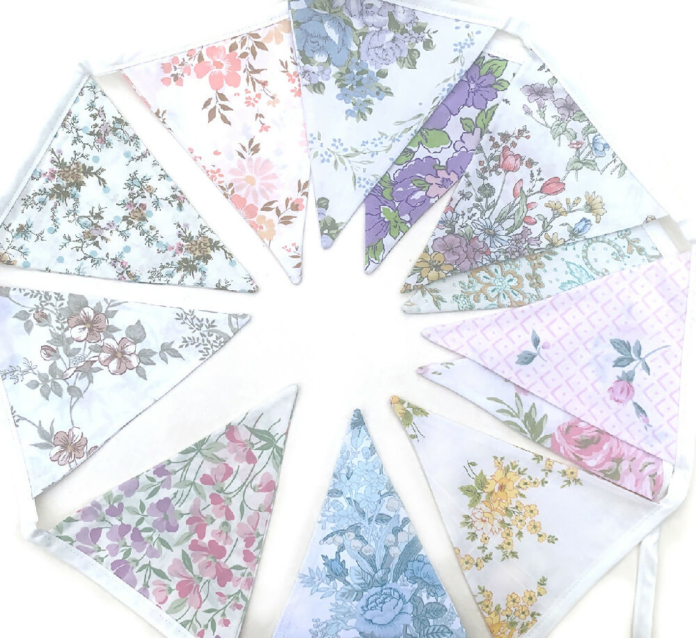 bunting light floral 2023 1d