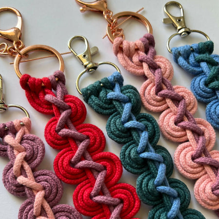 Macrame keychain knot - Silver & Rose gold lobster