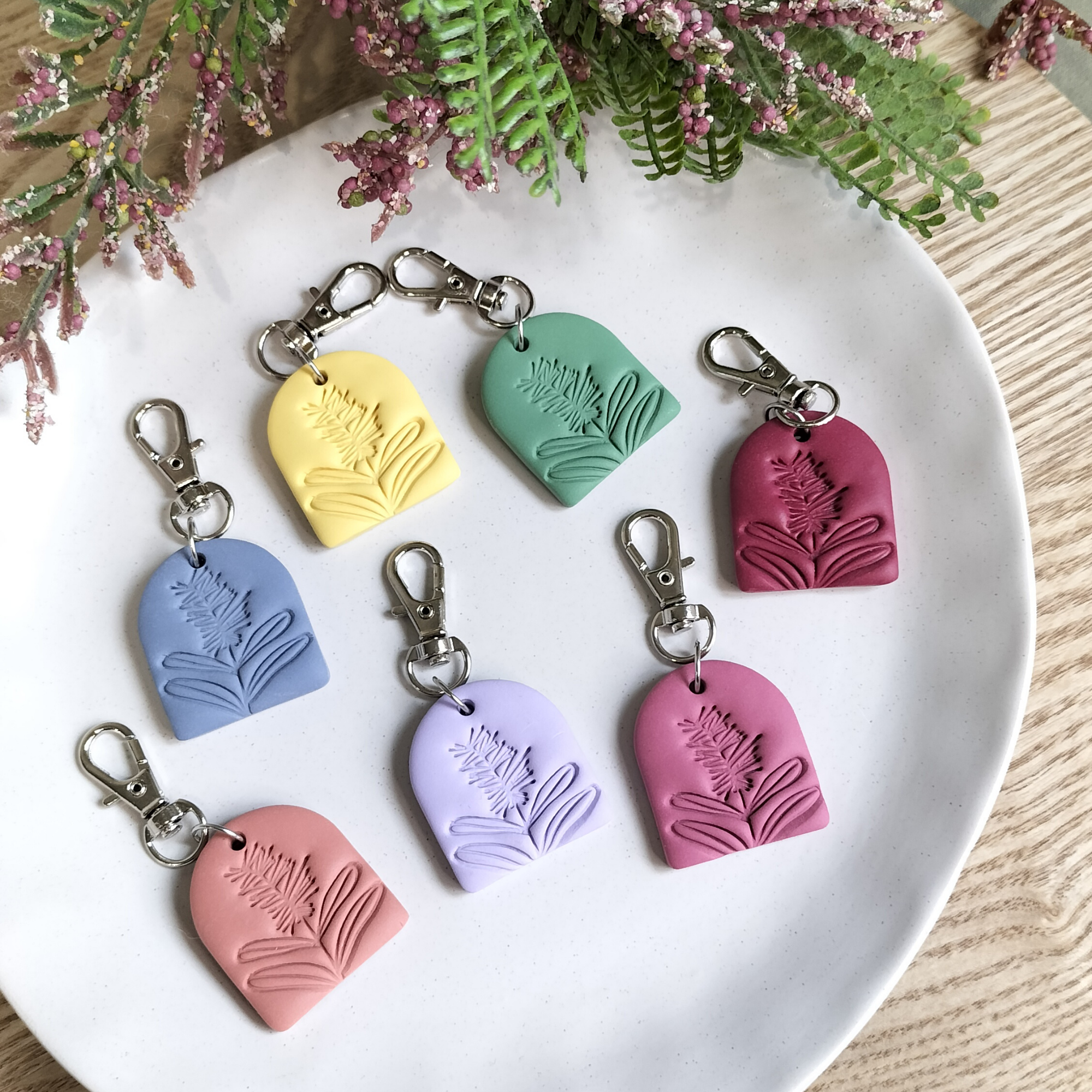 Chunky Arch Australiana Embossed Clay Keyring - Assorted Colours