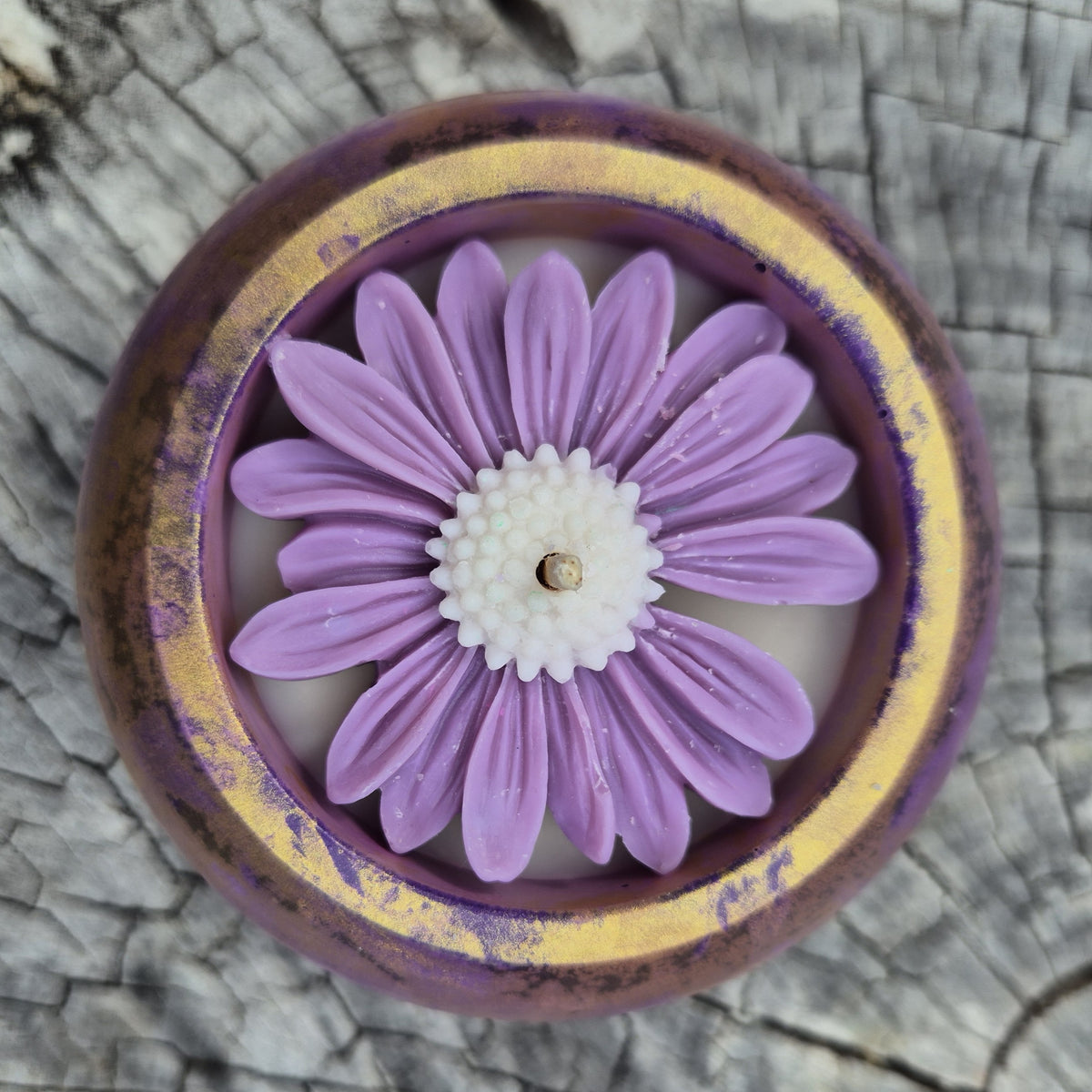 Concrete pot belly bowl candle with black raspberry fragrance