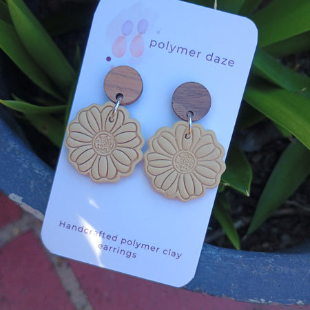 Embossed flower earrings with natural wood stud top beige