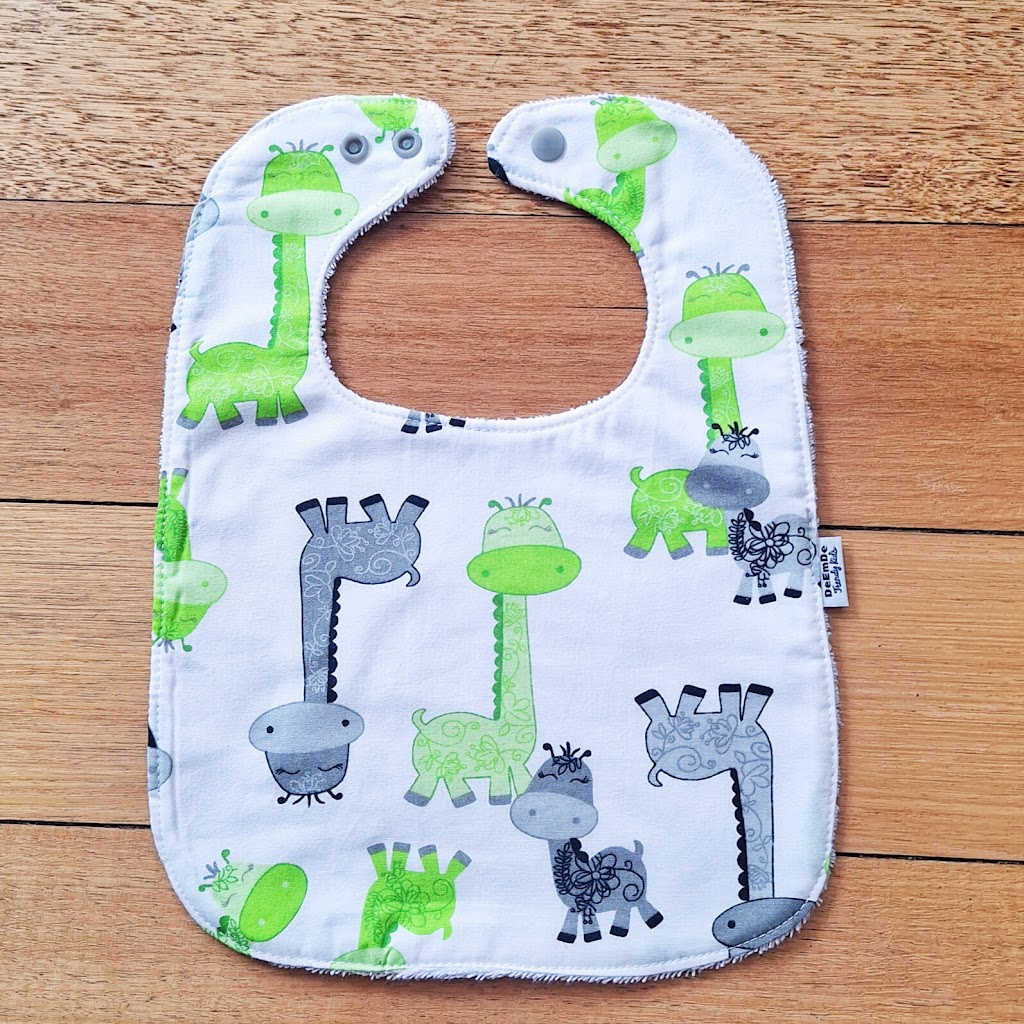Large Size Giraffe Bib & Wash Cloth Set