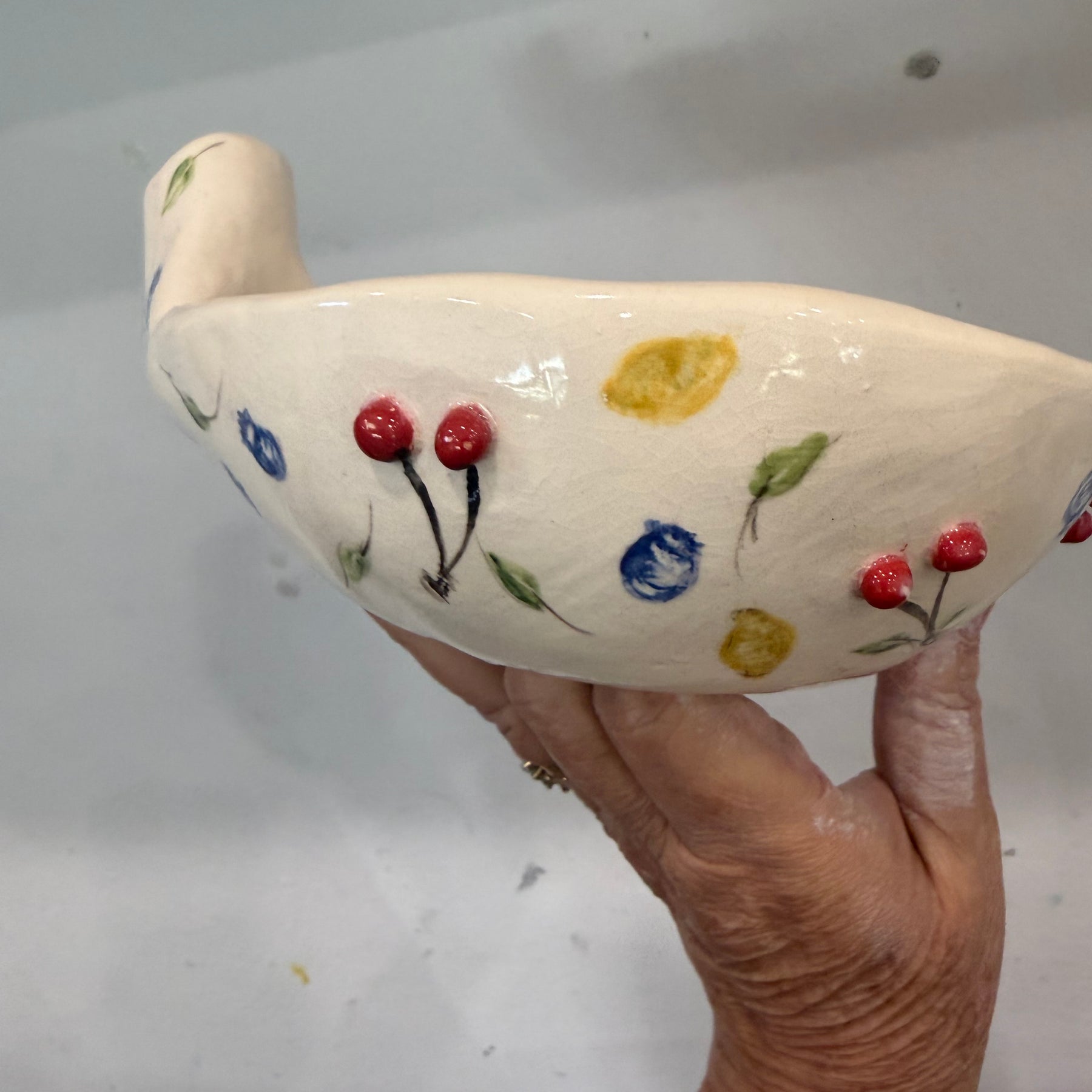 Ceramic Berry Wash Bowl / juicer