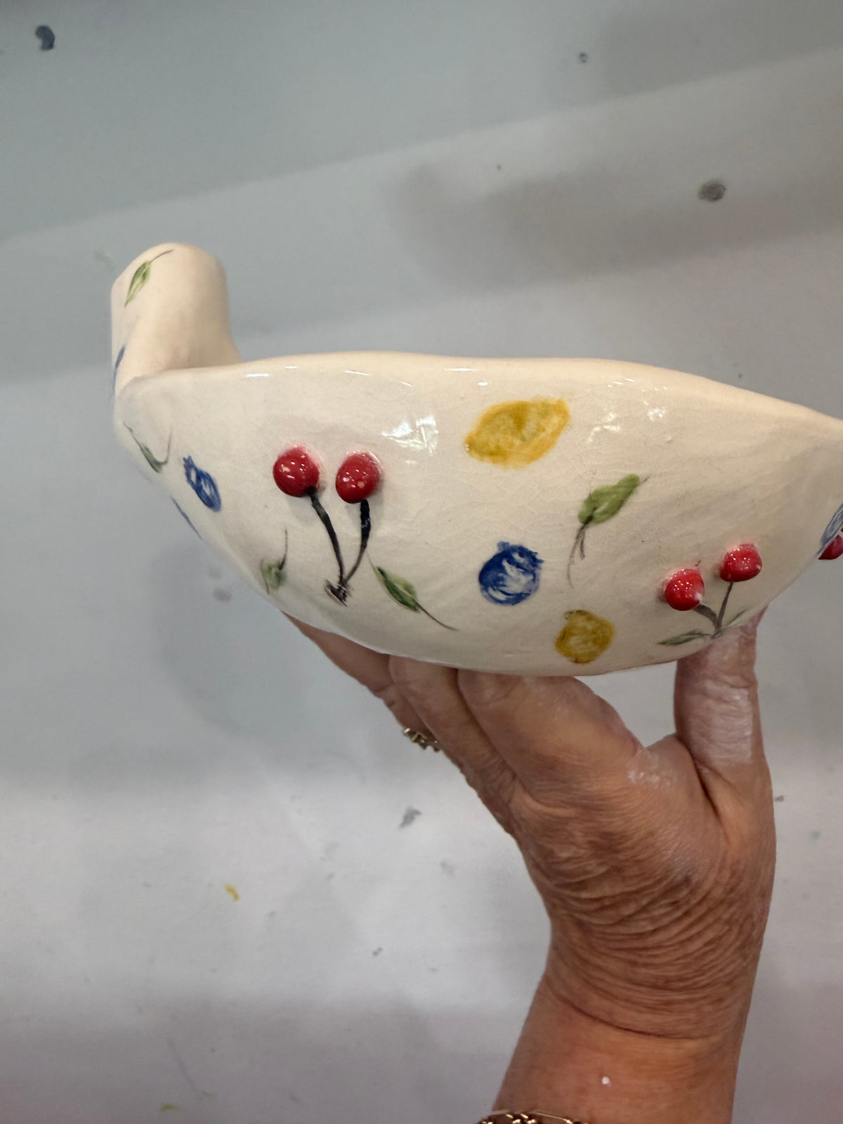 Ceramic Berry Wash Bowl / juicer