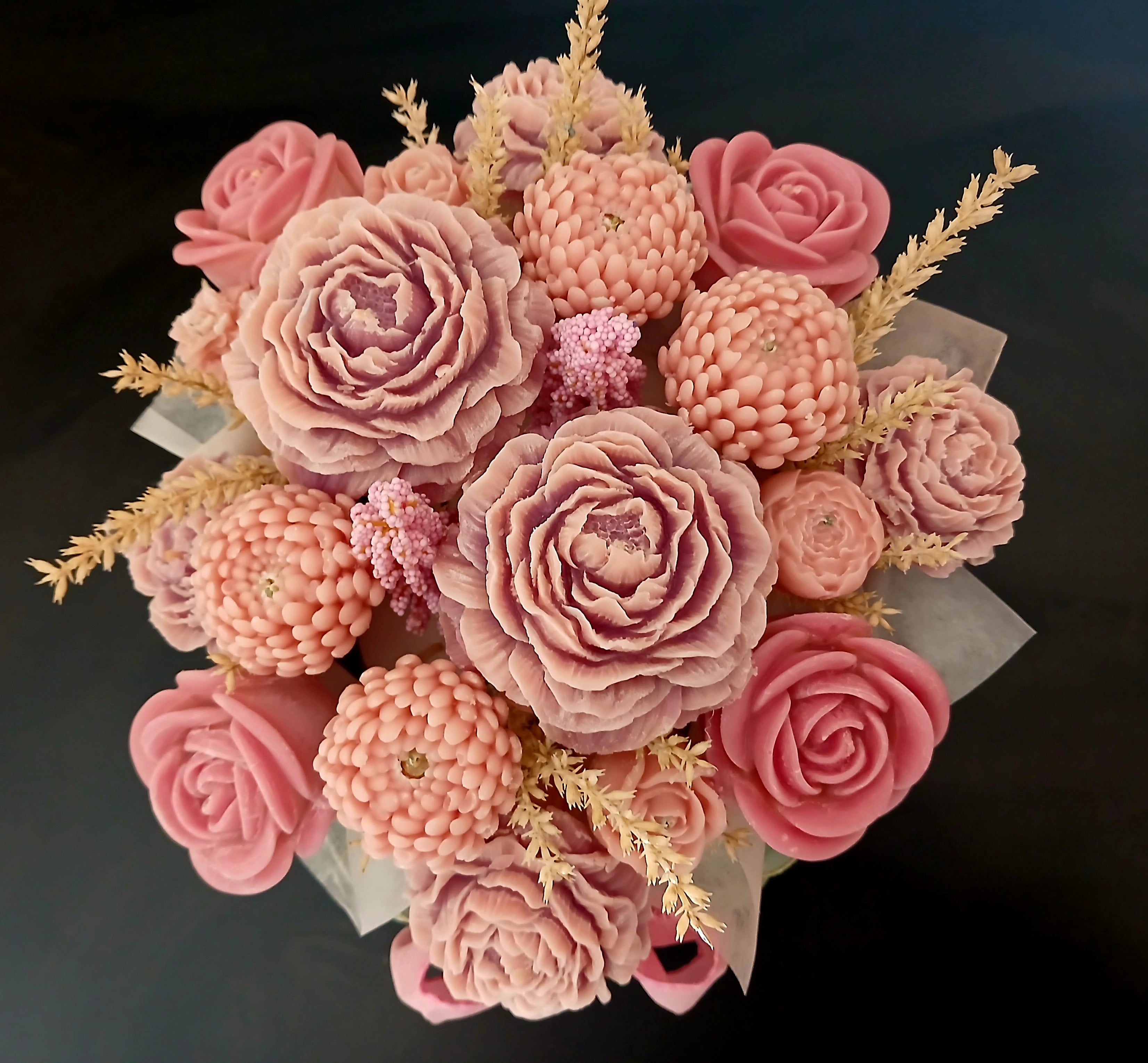 Round Box Bouquet Black Raspberry & Vanilla