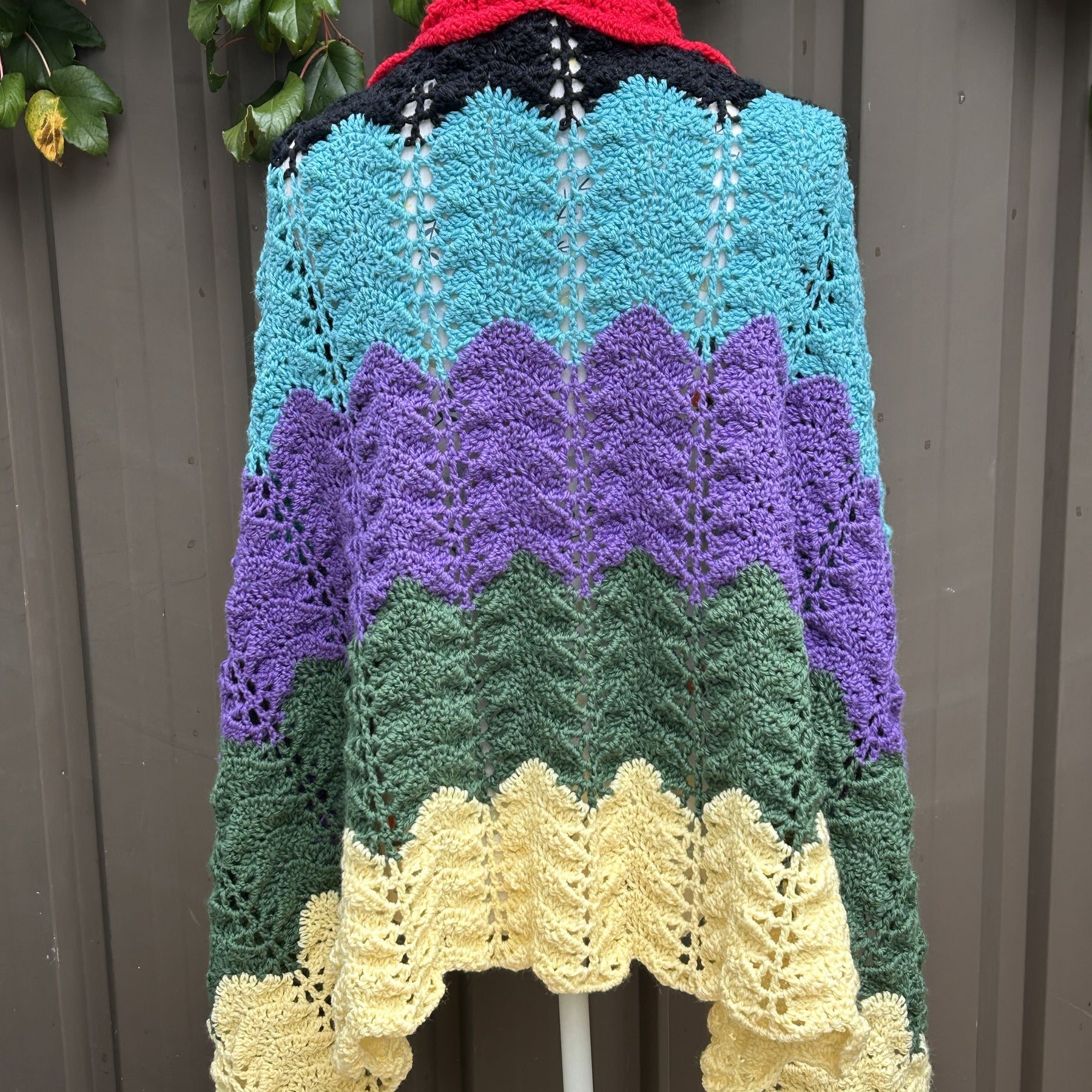 Gouldian Finch Wrap / Throw Blanket