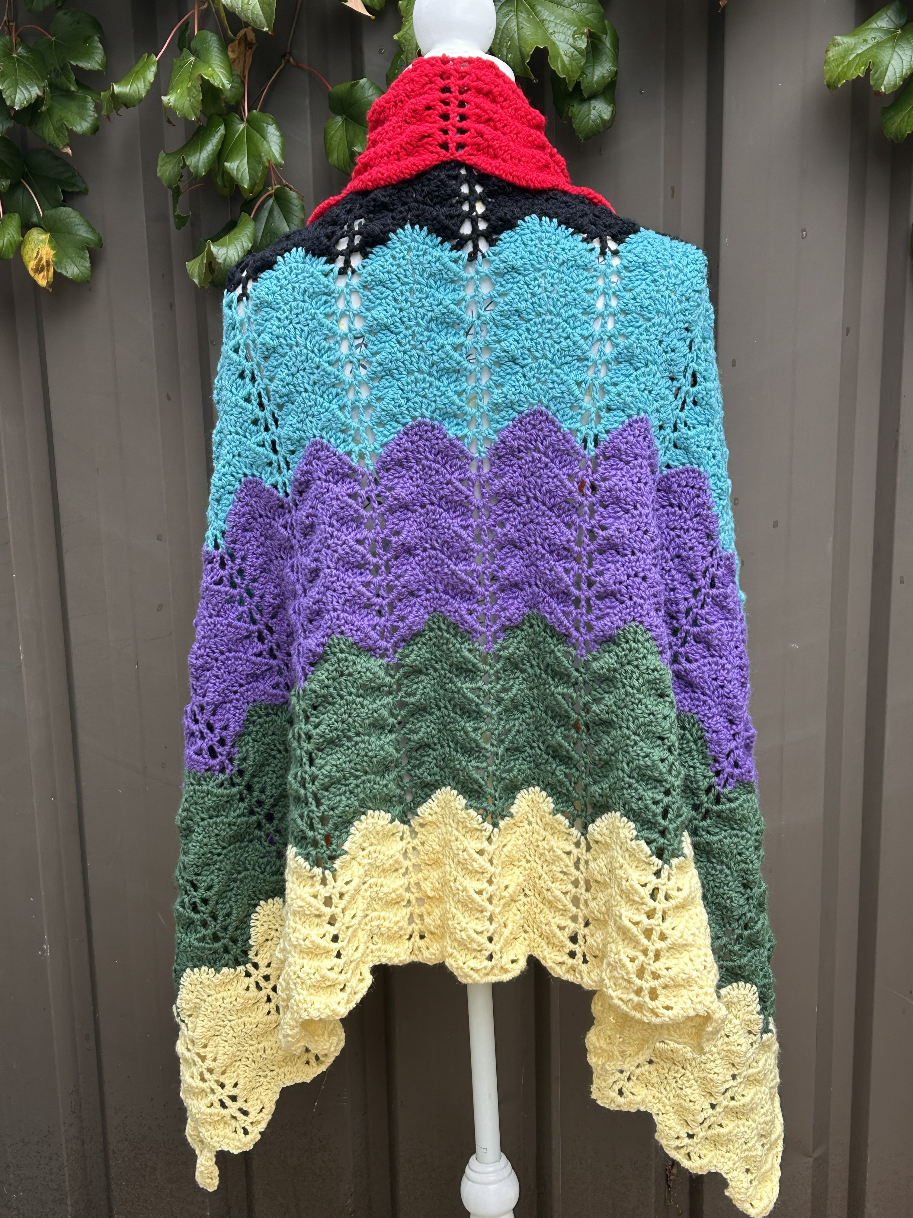 Gouldian Finch Wrap / Throw Blanket