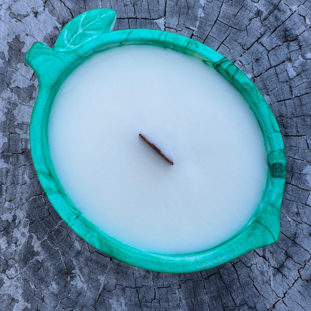 Concrete lime bowl candle with lime fragrance