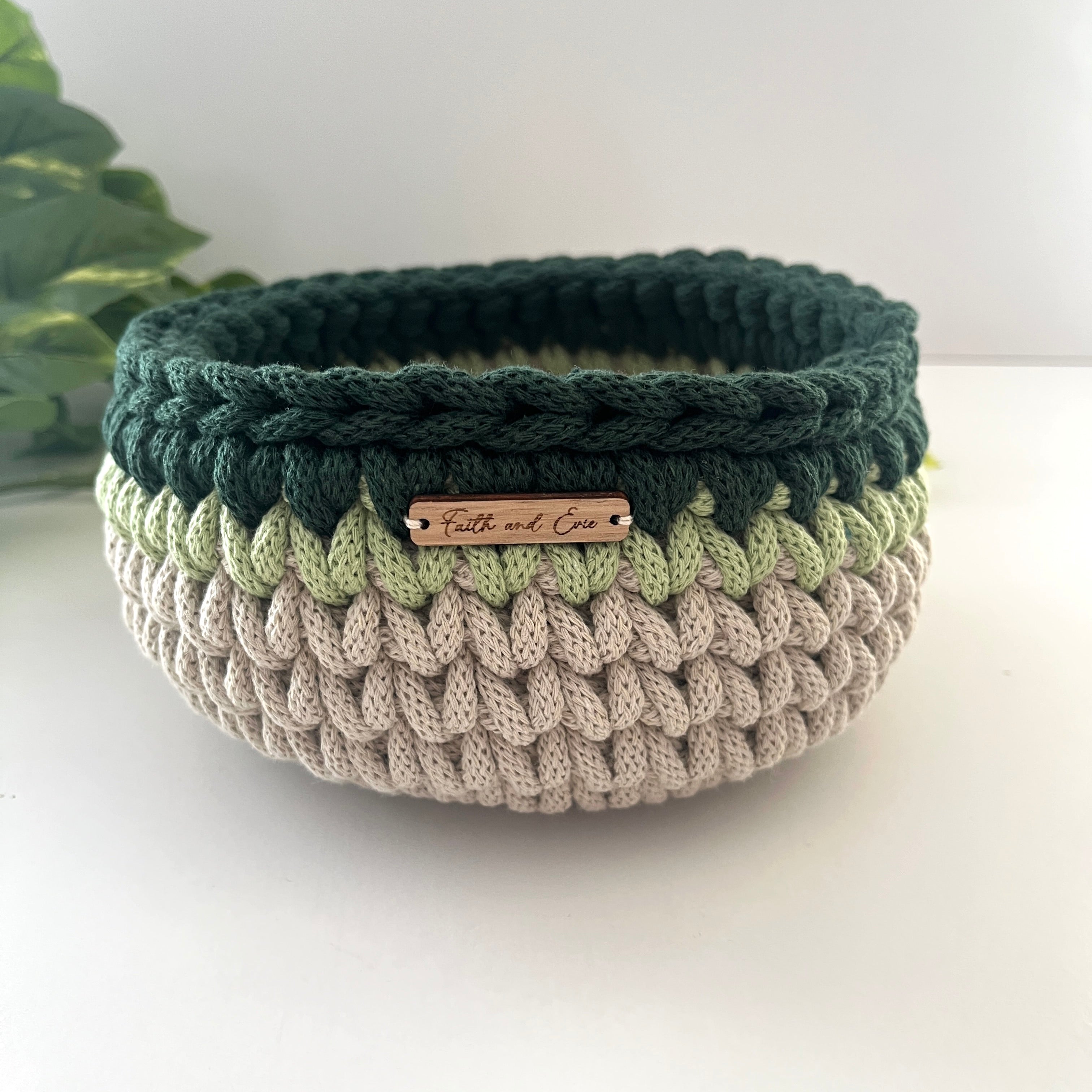 Curved crochet basket