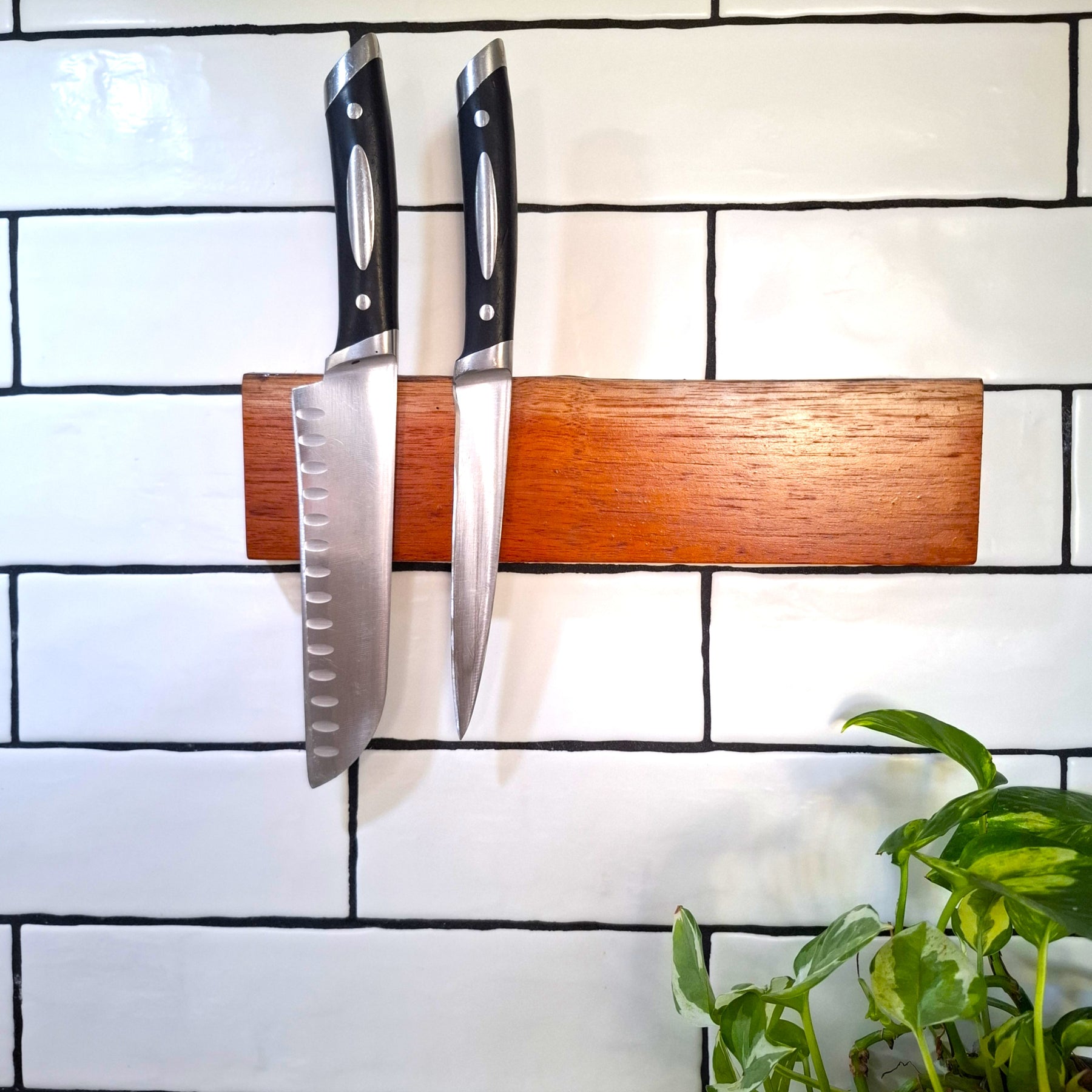 Handmade Wooden Magnetic Knife Holder: Wall-Mounted Kitchen Rack