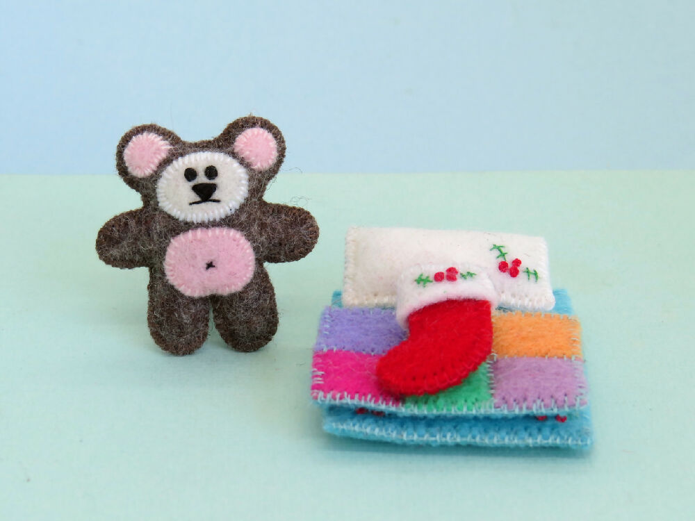 Xmas Teddy _ Tin Bed - 6