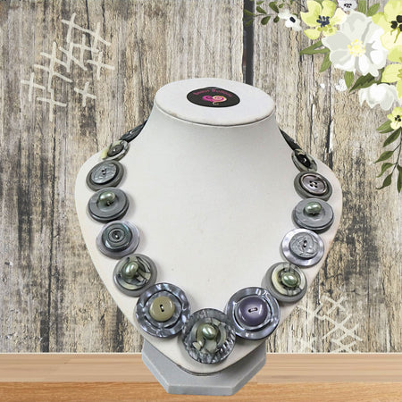 Handmade button necklace - Pearls and Oysters