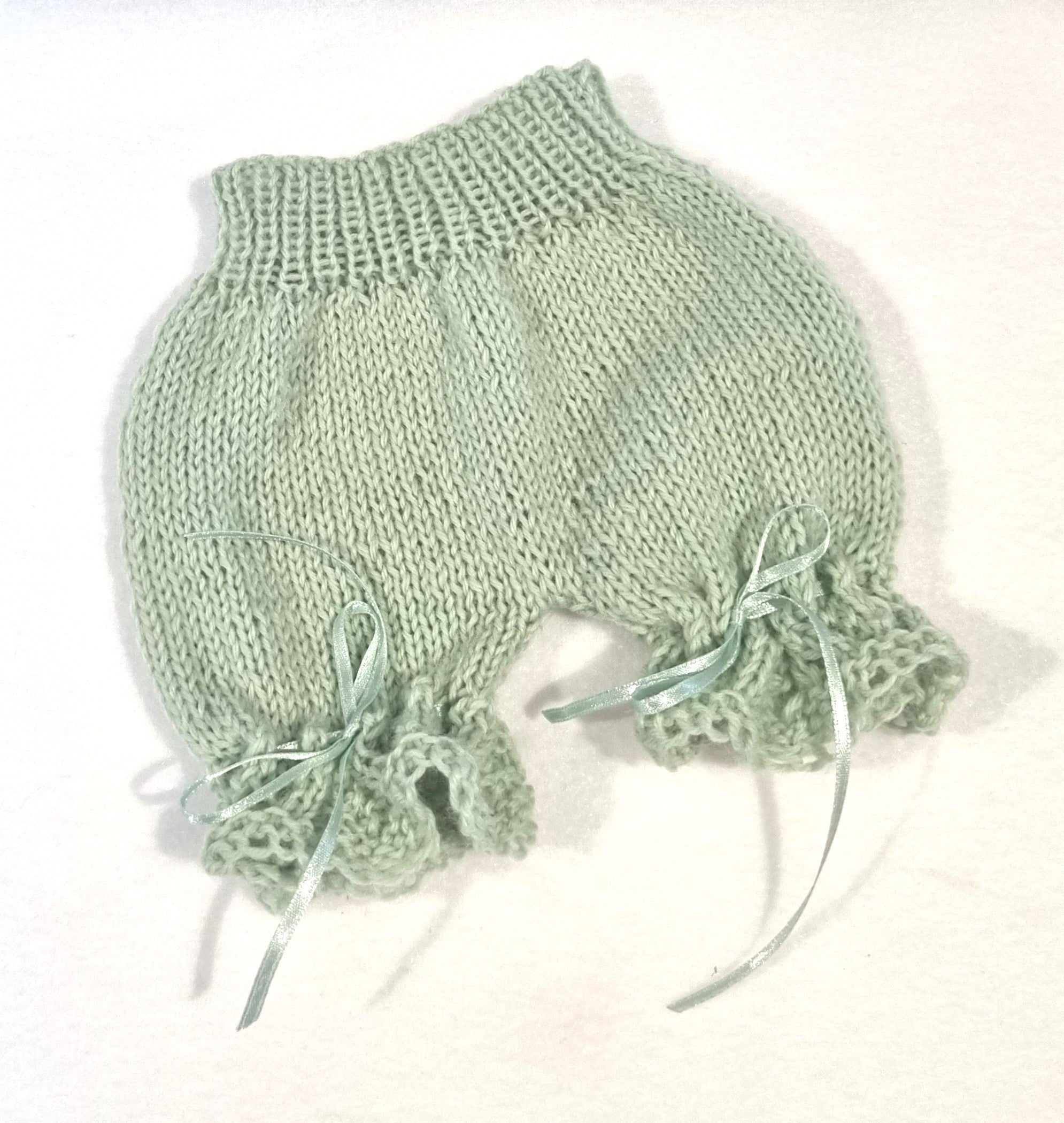 Hand knitted 3 piece Reborn Baby/Premmie hand knitted outfit - Newborn gift set - BB01