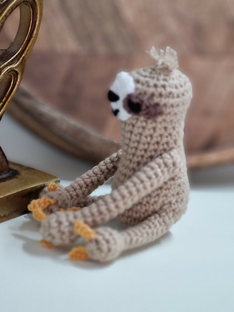 Sloth crochet toy (tiny)