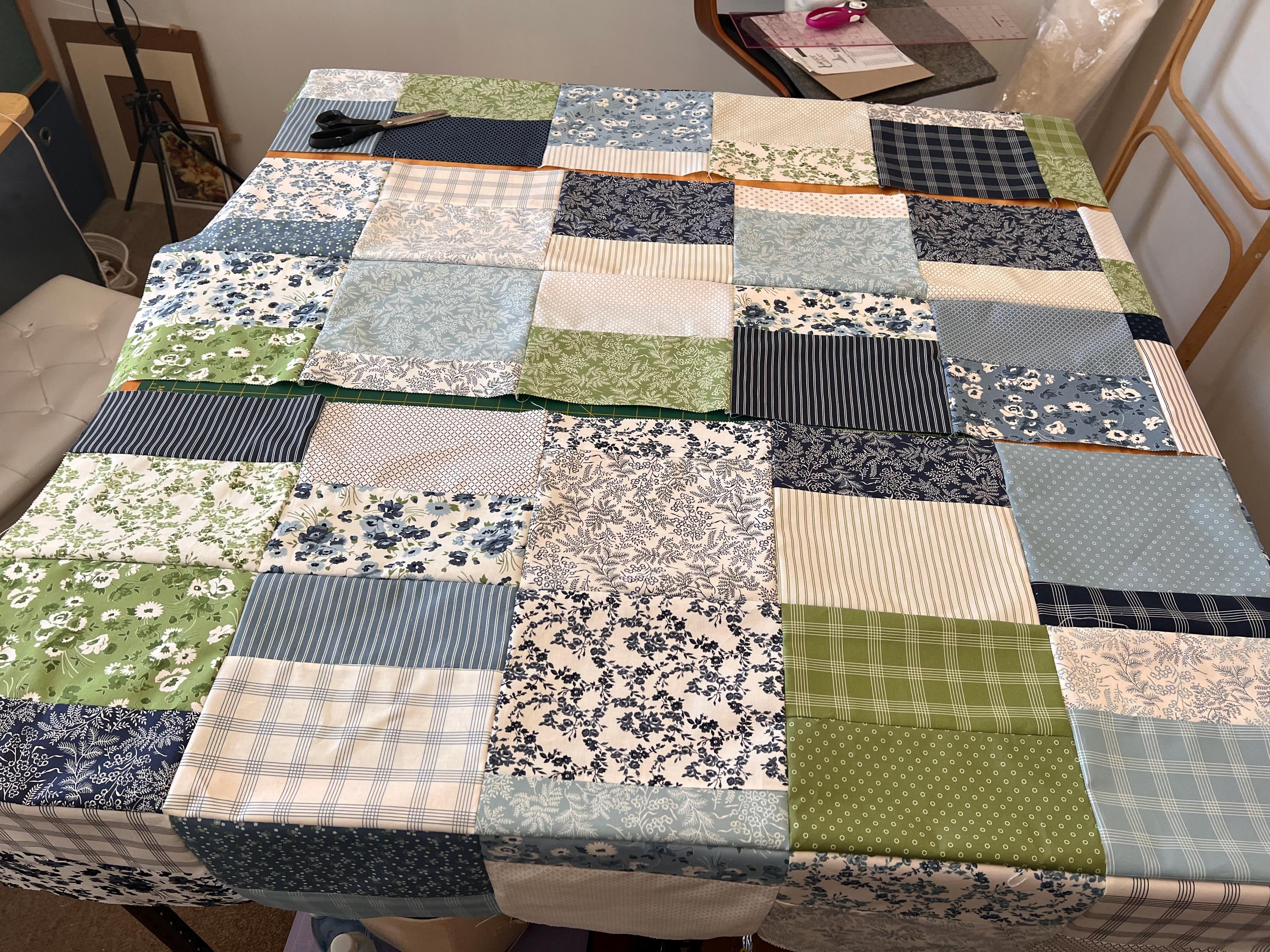 3 Cuts Layer Cake Quilt Pattern: Modern Scalloped Edges, Beginner Friendly PDF video tutorial