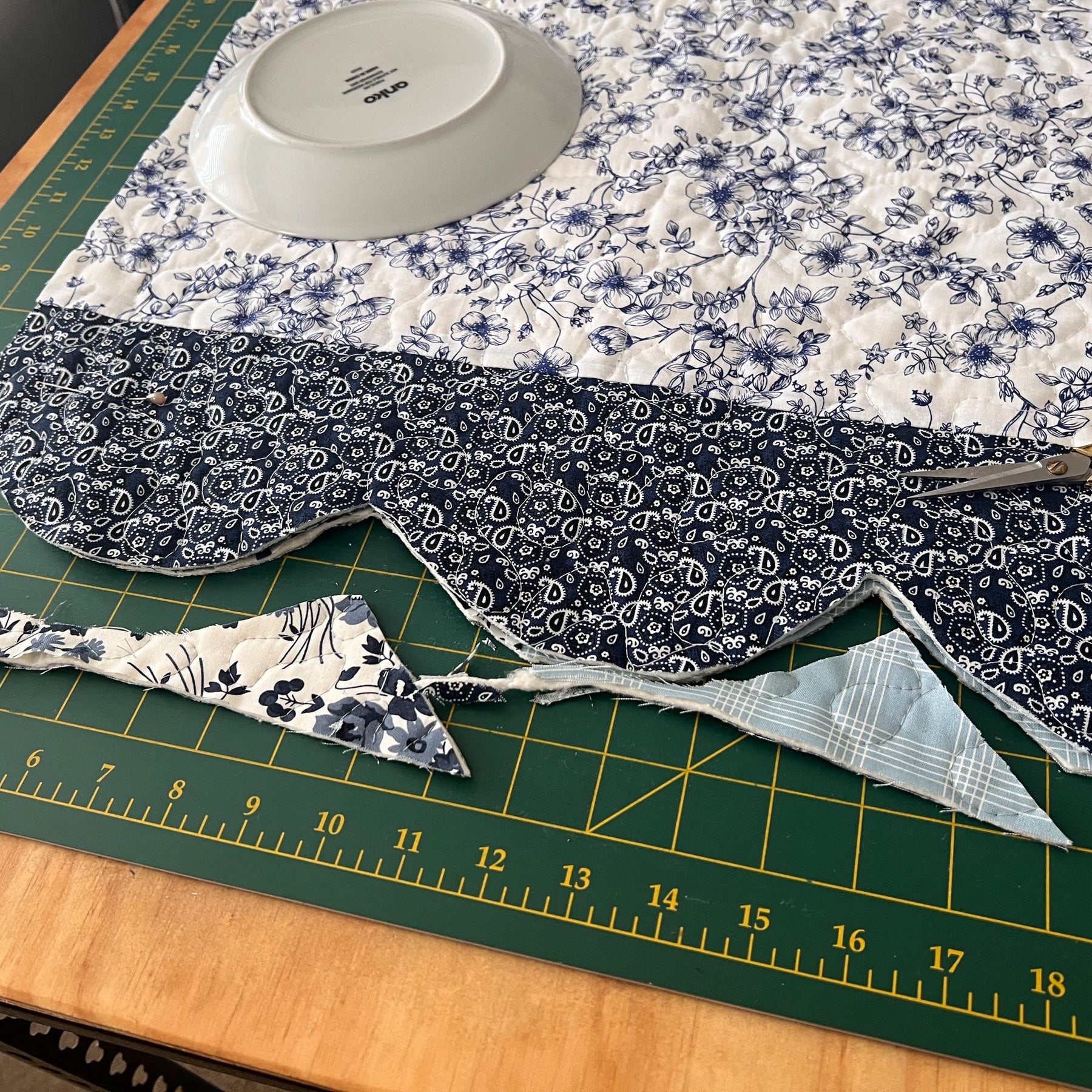 3 Cuts Layer Cake Quilt Pattern: Modern Scalloped Edges, Beginner Friendly PDF video tutorial
