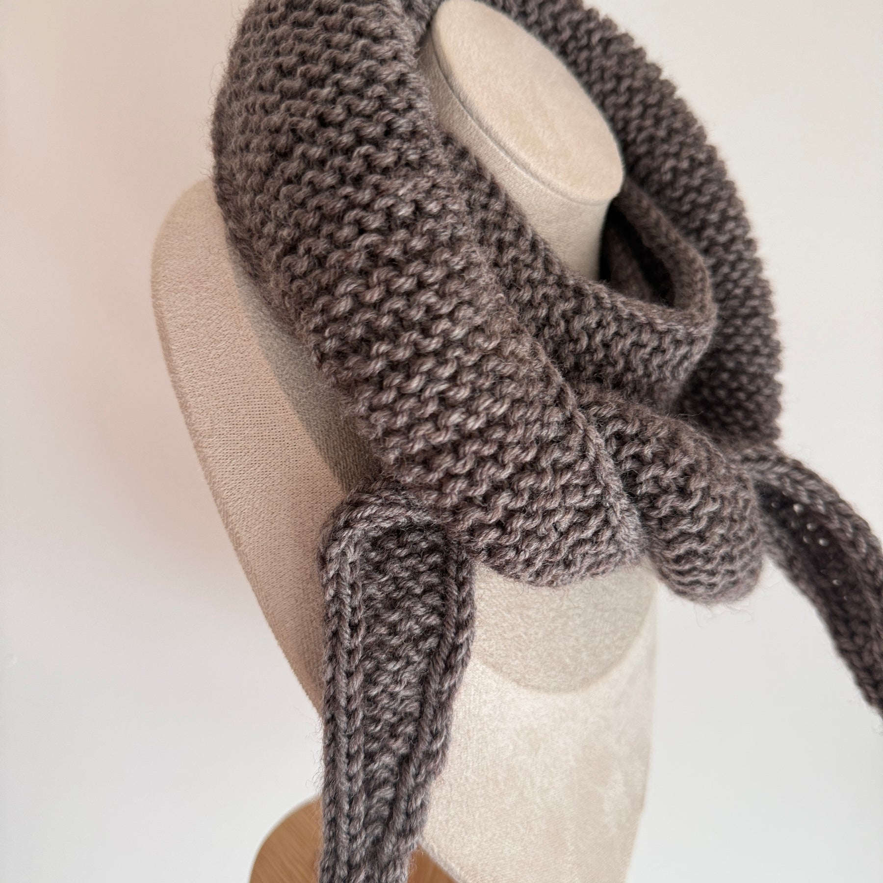 Knitted sophie scarf in brown