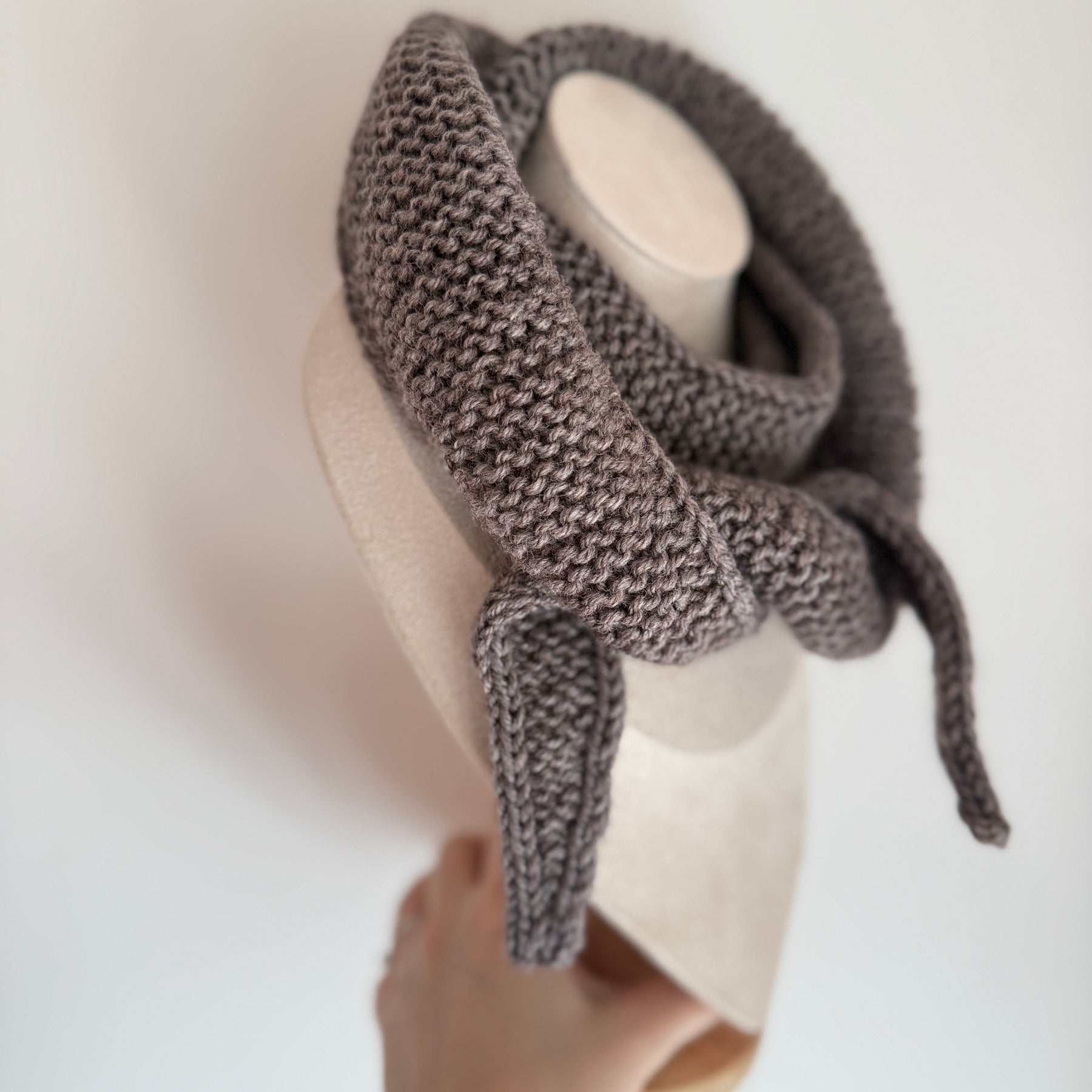 Knitted sophie scarf in brown
