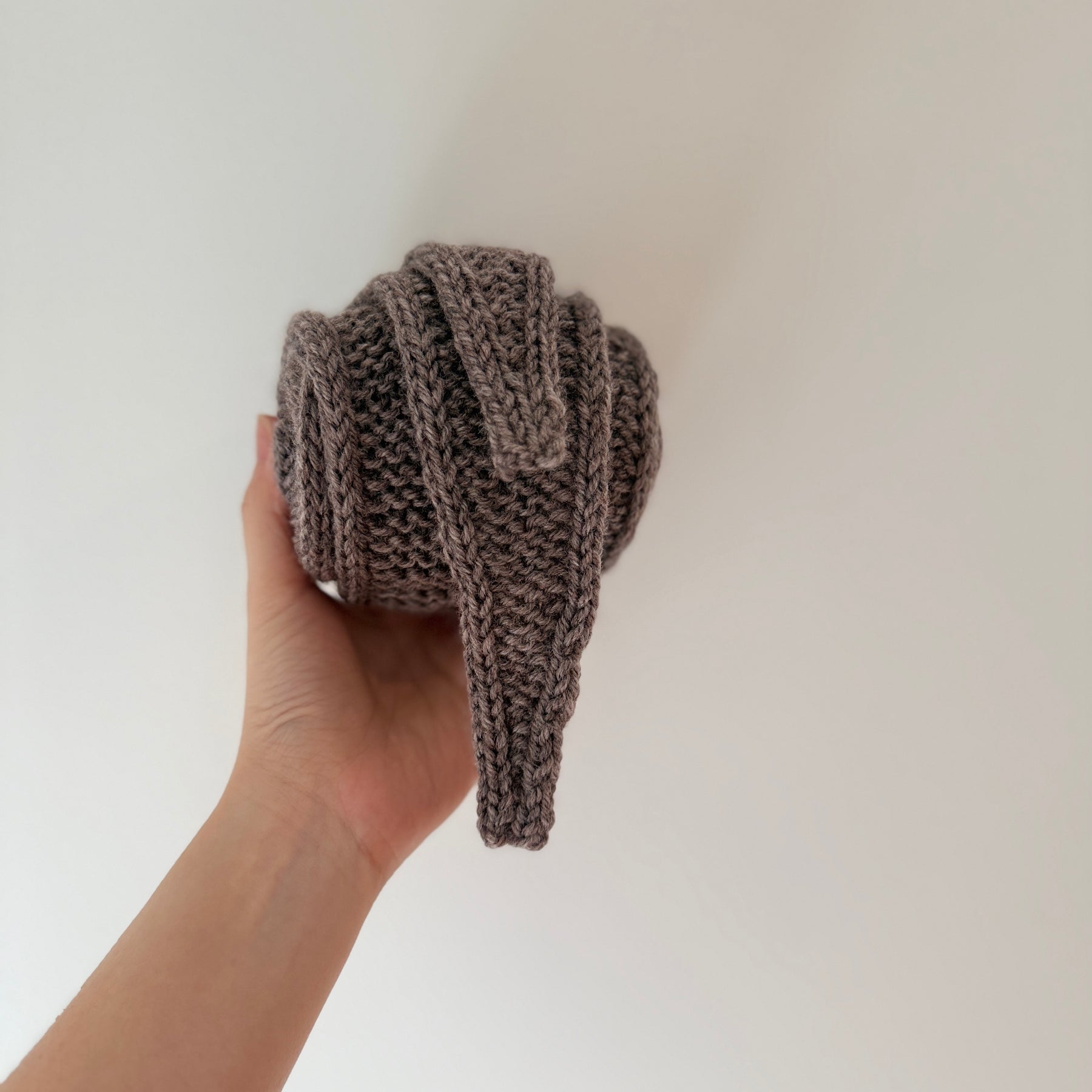 Knitted sophie scarf in brown