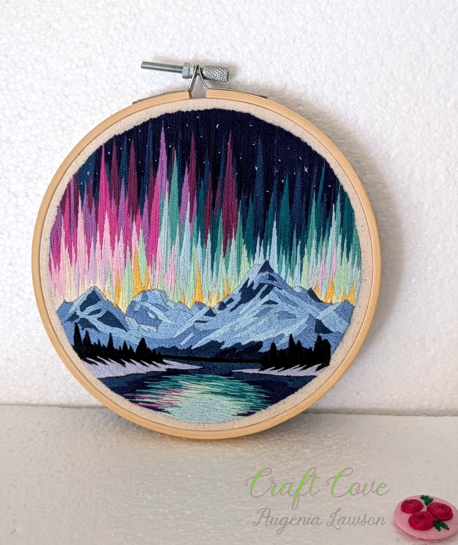 Northern Lights Mountain Landscape Embroidery – Hand Stitched Textile Art in Hoop