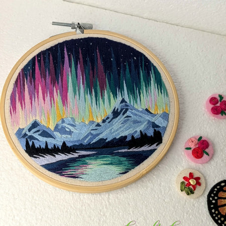 Northern Lights Mountain Landscape Embroidery – Hand Stitched Textile Art in Hoop