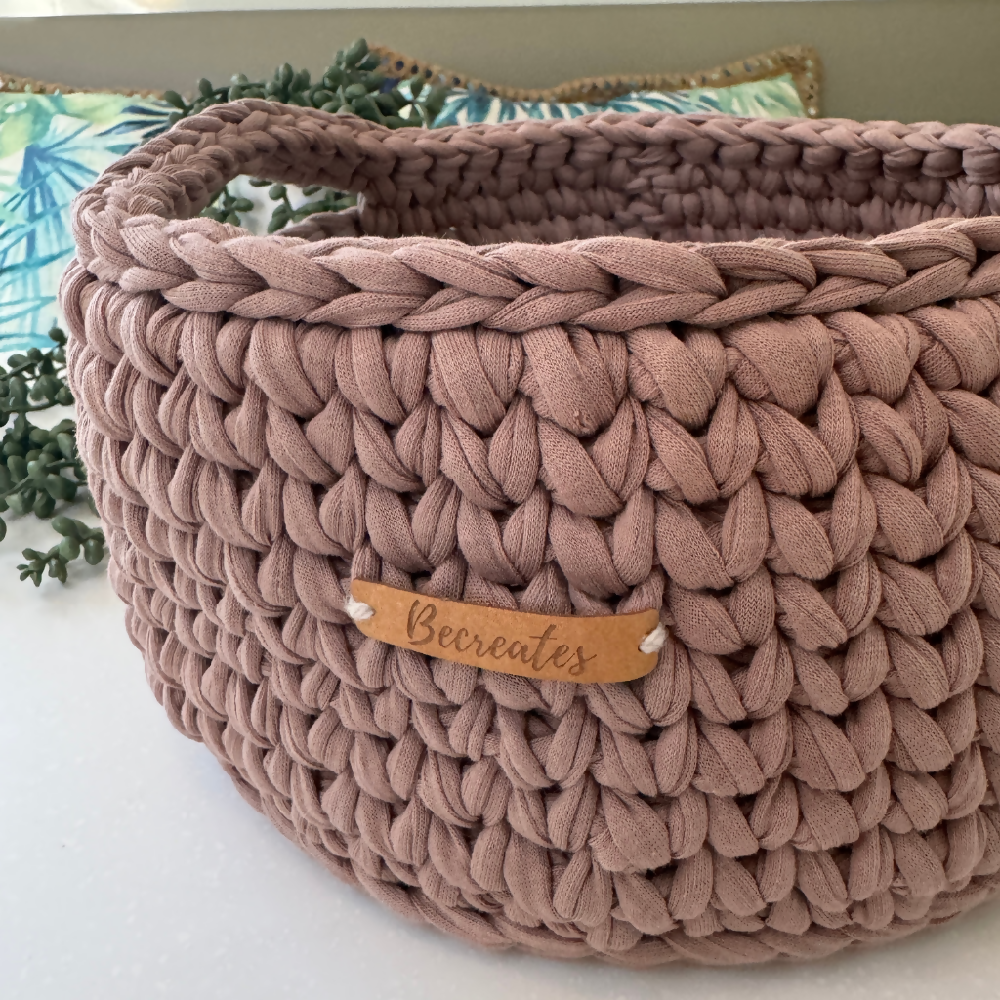 Becreates | XLarge Handmade Basket with handles | Chocolate