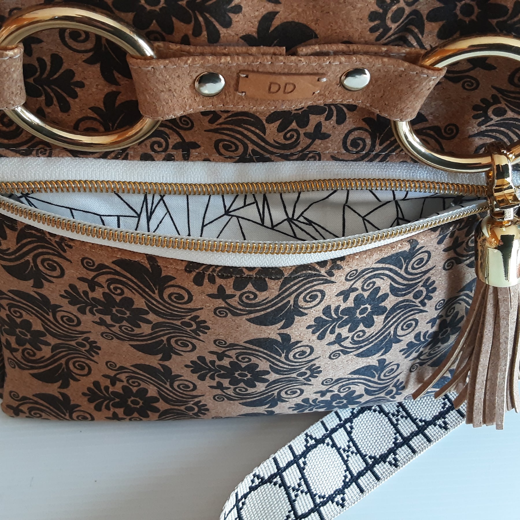 Cork crossbody bag with O-ring & Tassel