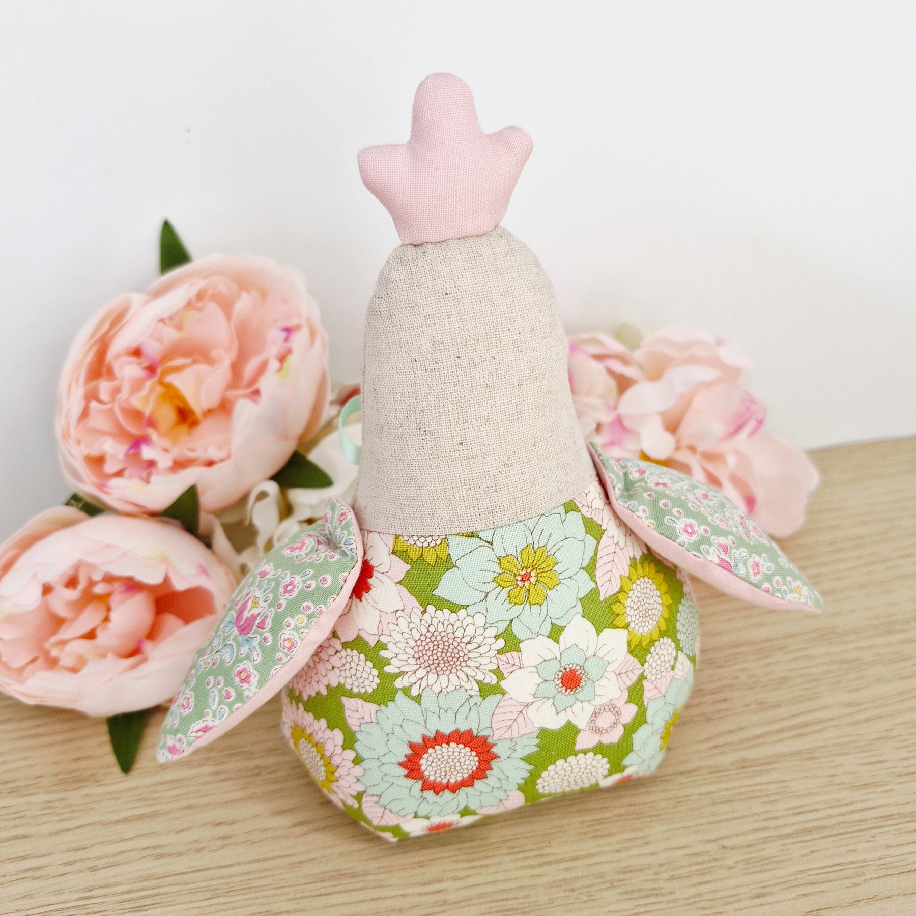 Henrietta Hen - Boogie Flower Green
