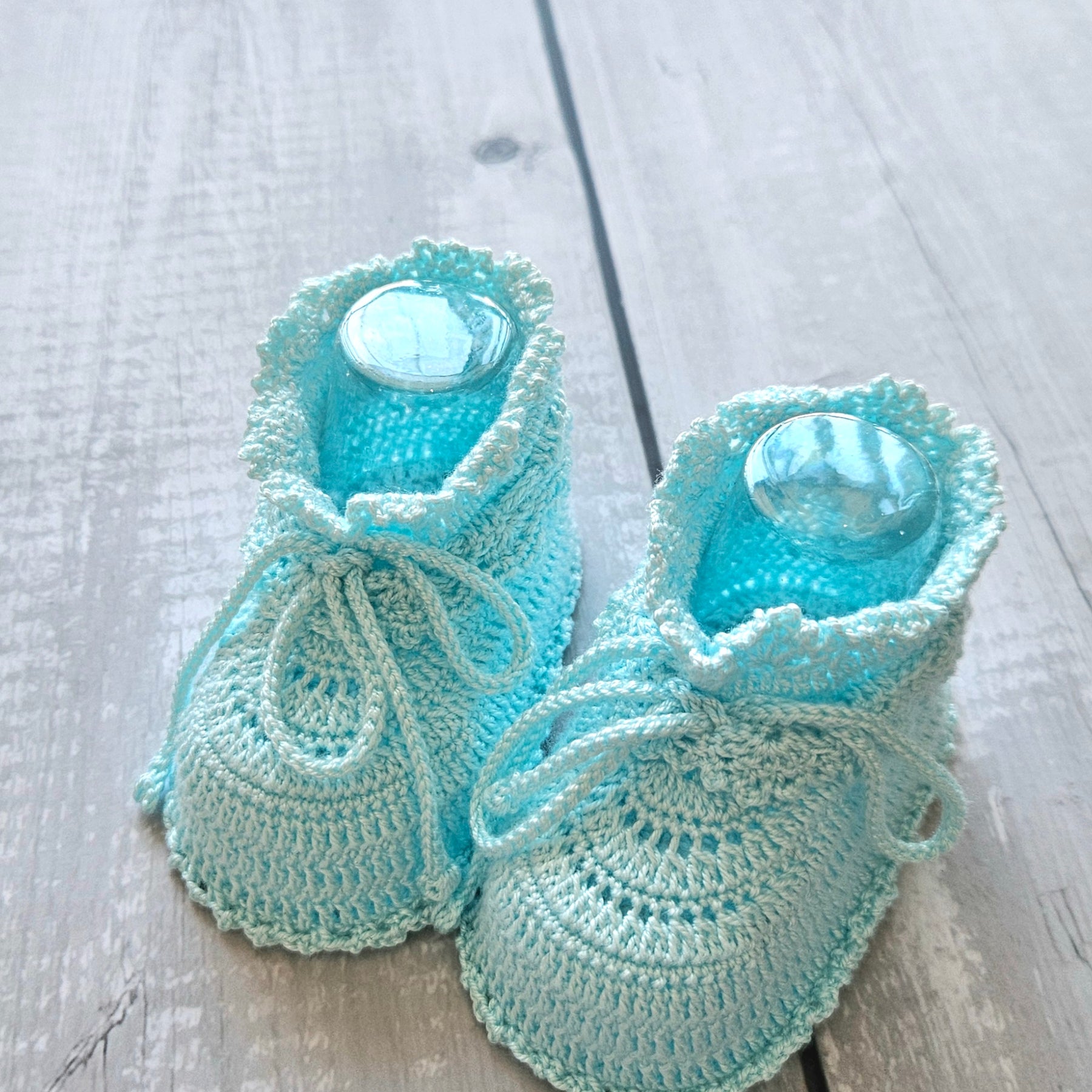 Handmade Newborn Gift Set – Silk Blanket, Bonnet & Booties | Sky Blue | Luxury Baby Gift