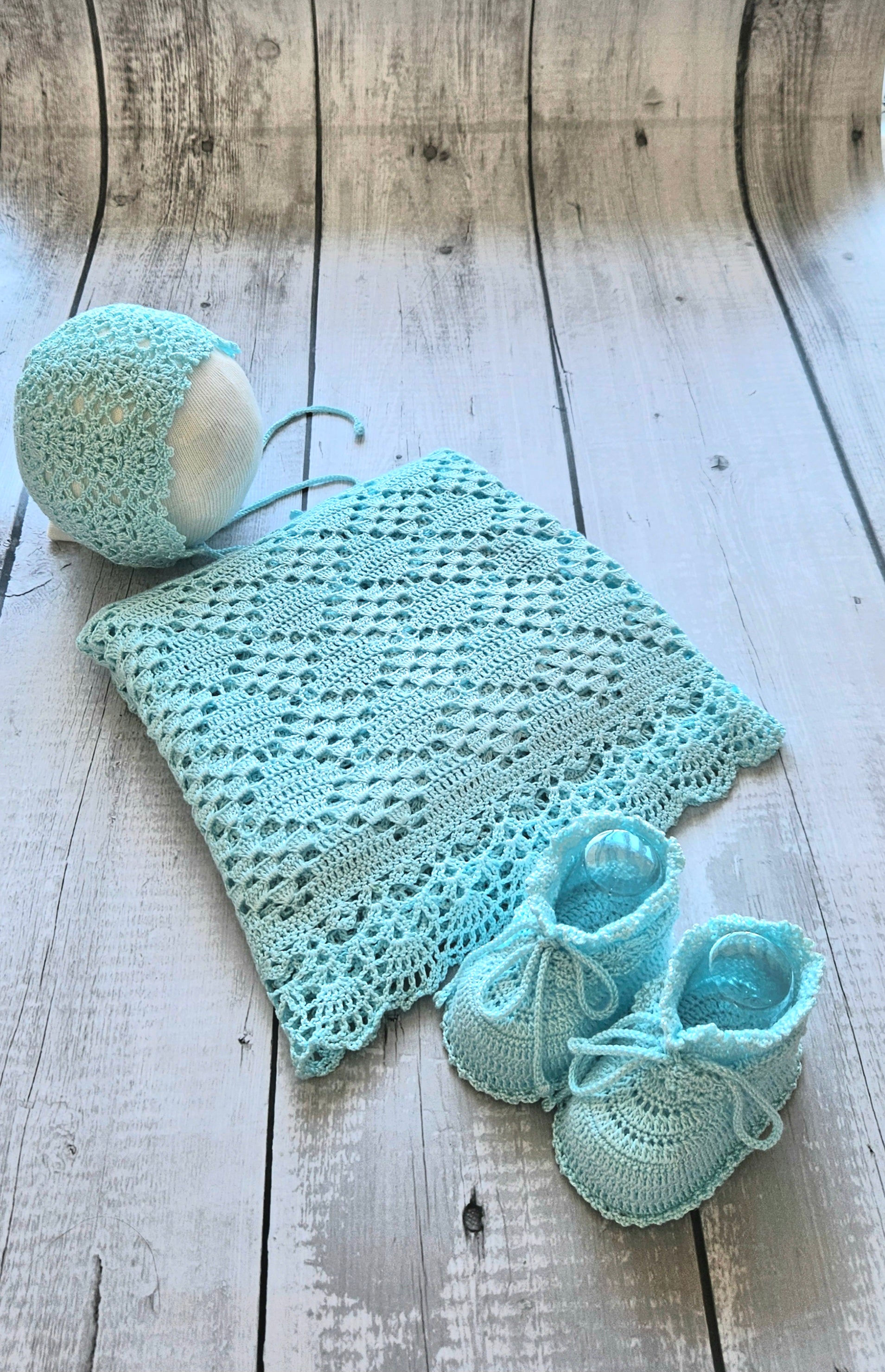 Handmade Newborn Gift Set – Silk Blanket, Bonnet & Booties | Sky Blue | Luxury Baby Gift