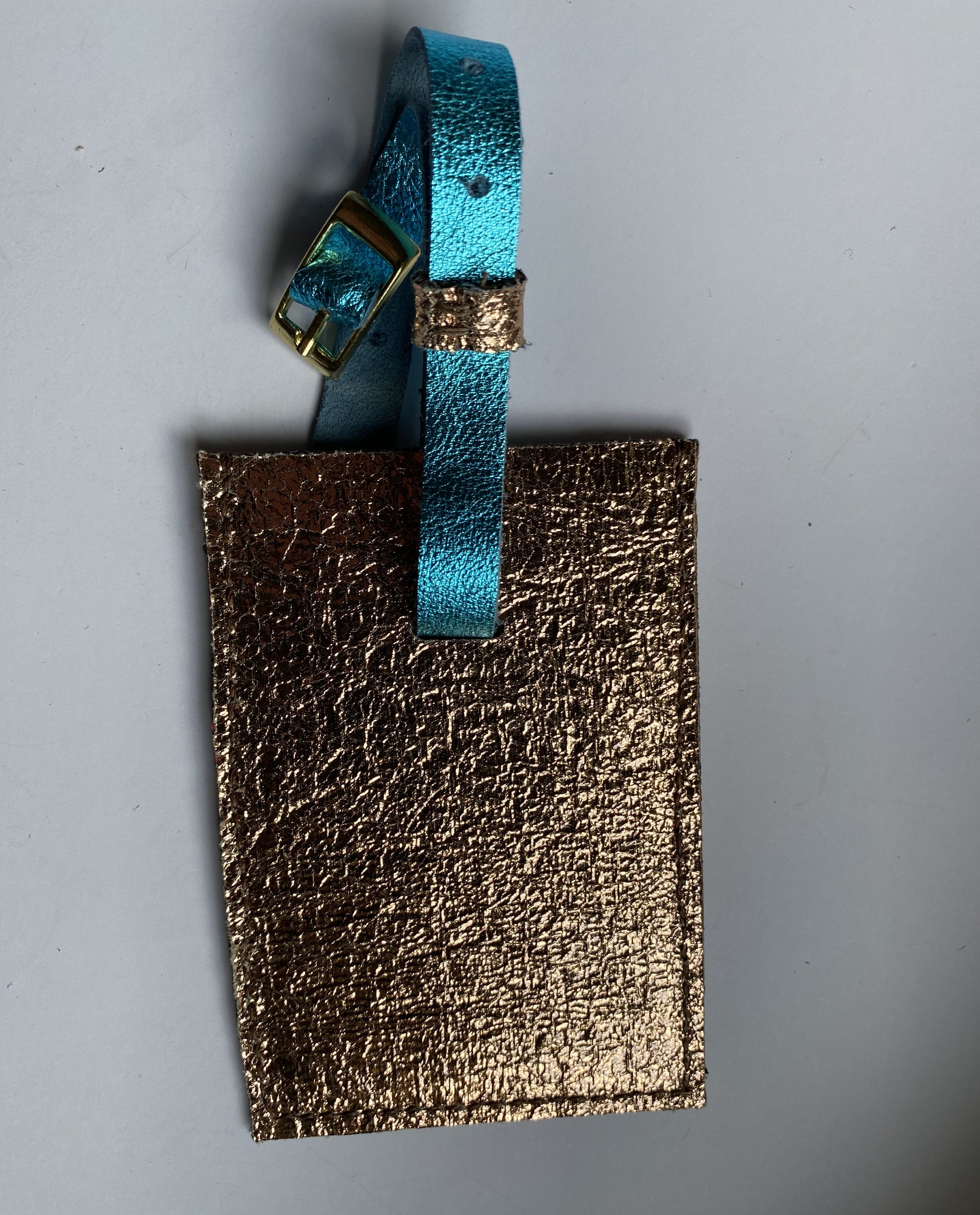 Leather luggage tags