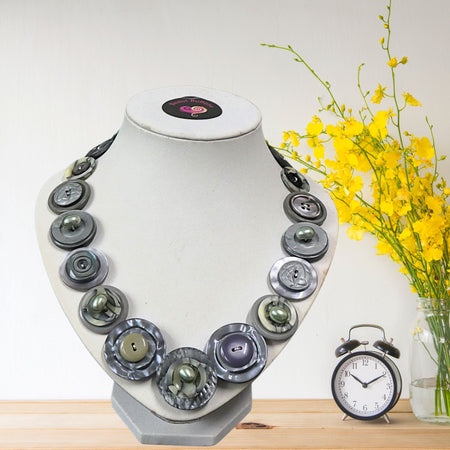 Handmade button necklace - Pearls and Oysters