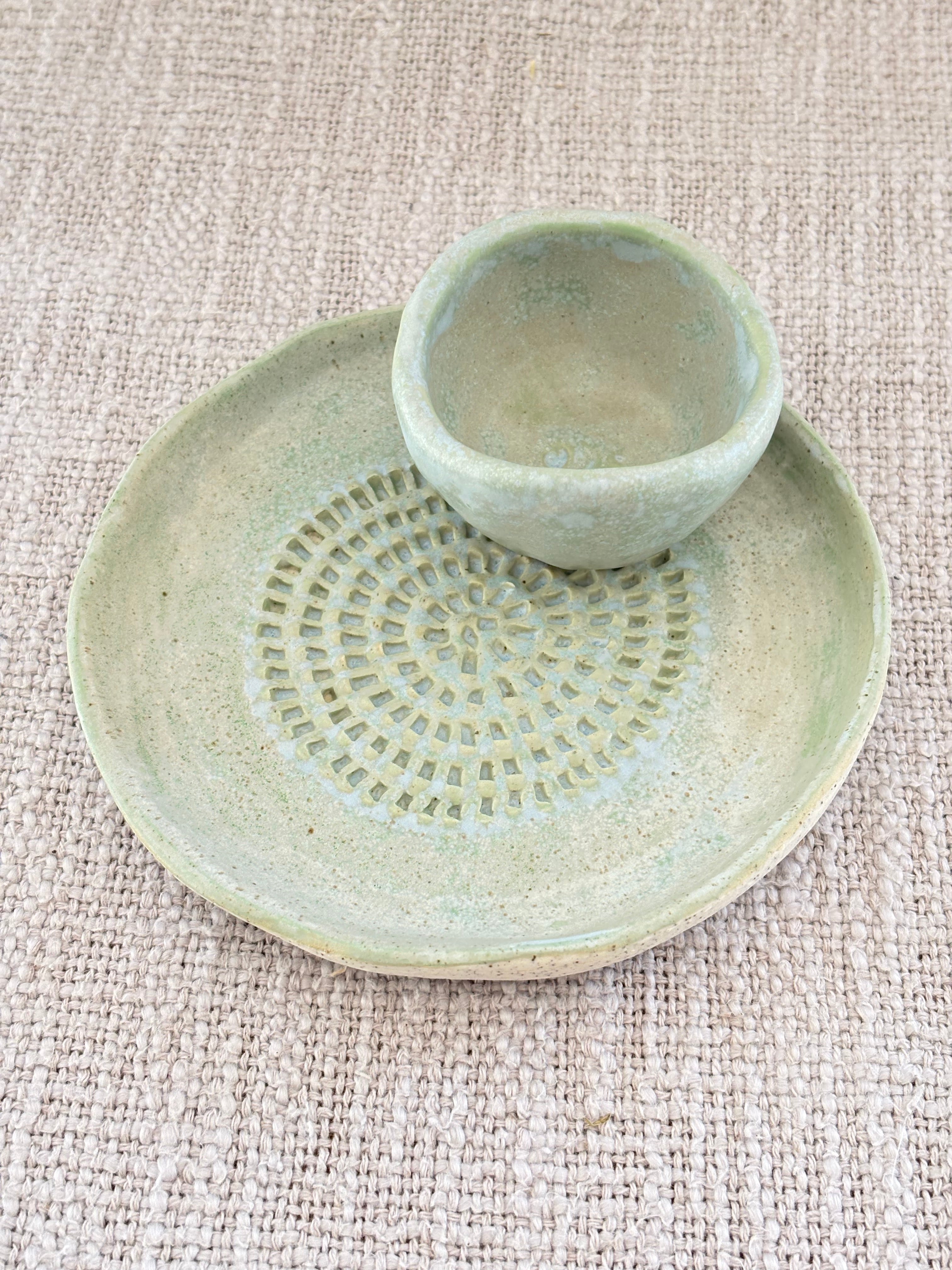 Garlic Shredder & Condiment Bowl ~ High Tide