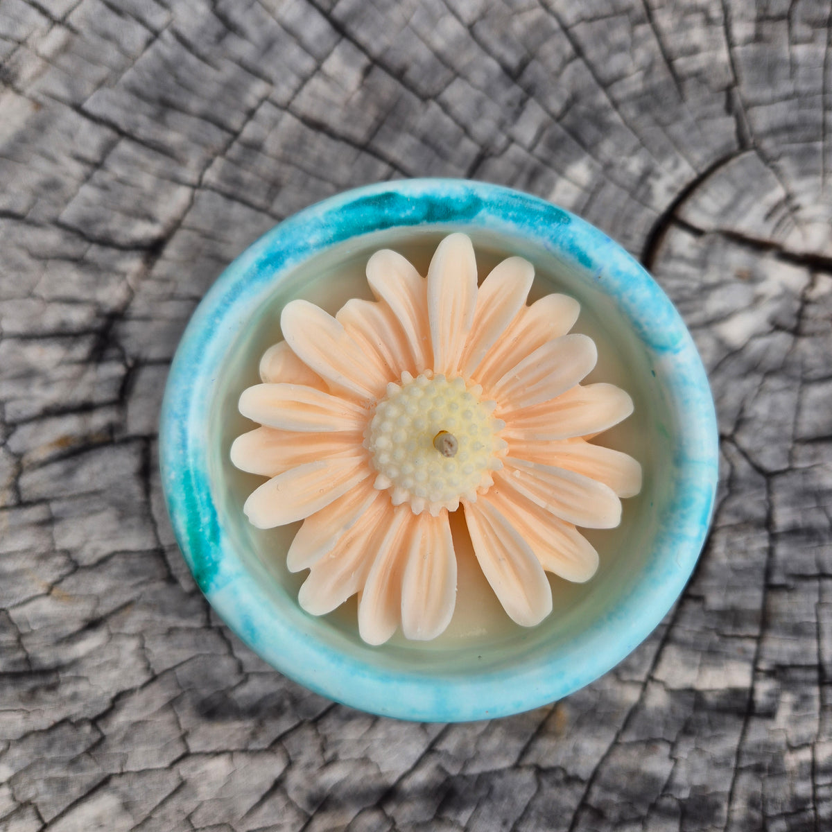 Aqua concrete tub candle with soy wax and sandalwood fragrance