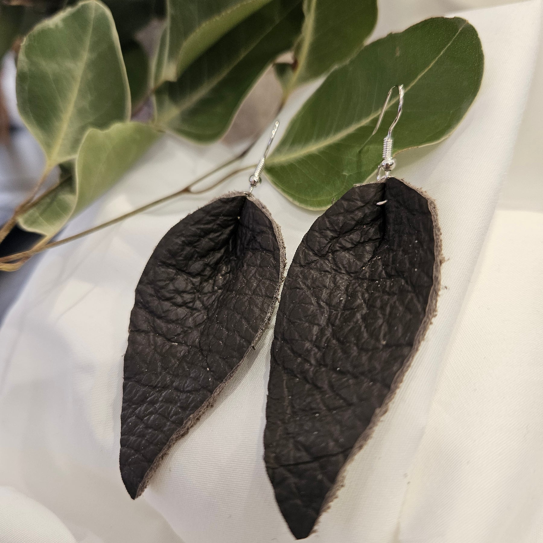 Handmade Leather Leave Earrings 🌿