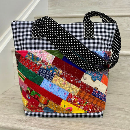 Checkered border 4 patchwork pockets tote