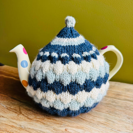Teapot Cosy -Blues/white - Alpaca/Merino -  4-6 cup