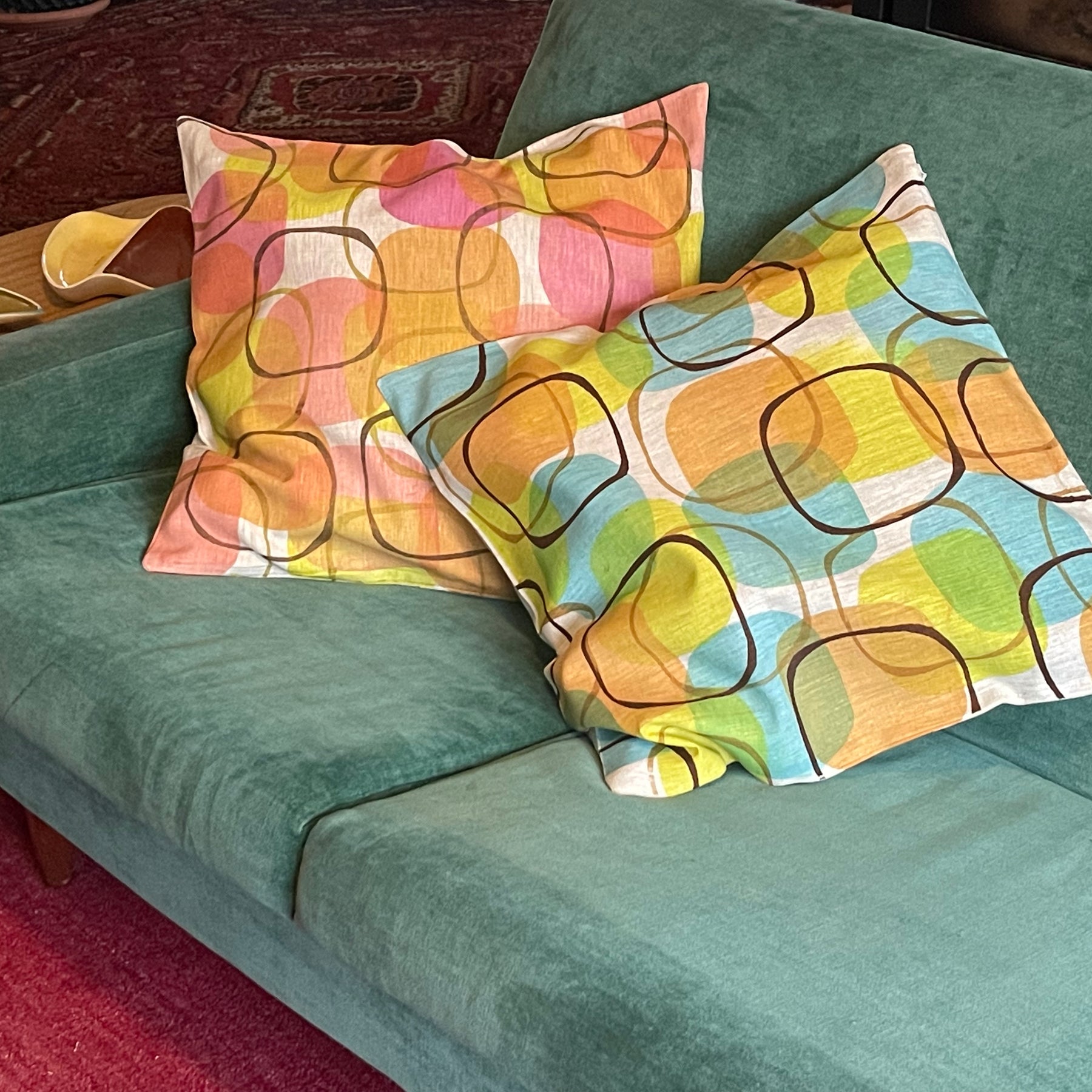 Cushion cover - Bronze rose and lime circles