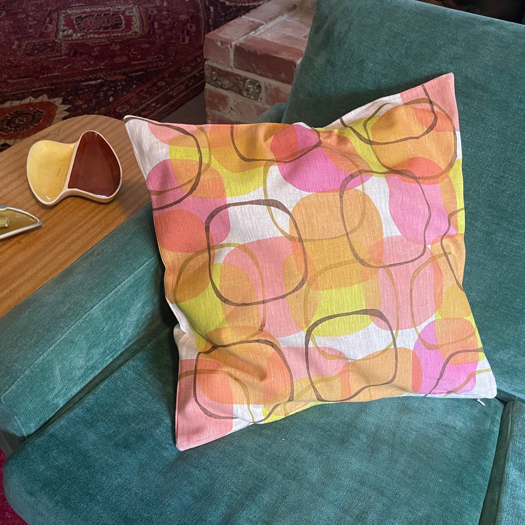 Cushion cover - Bronze rose and lime circles