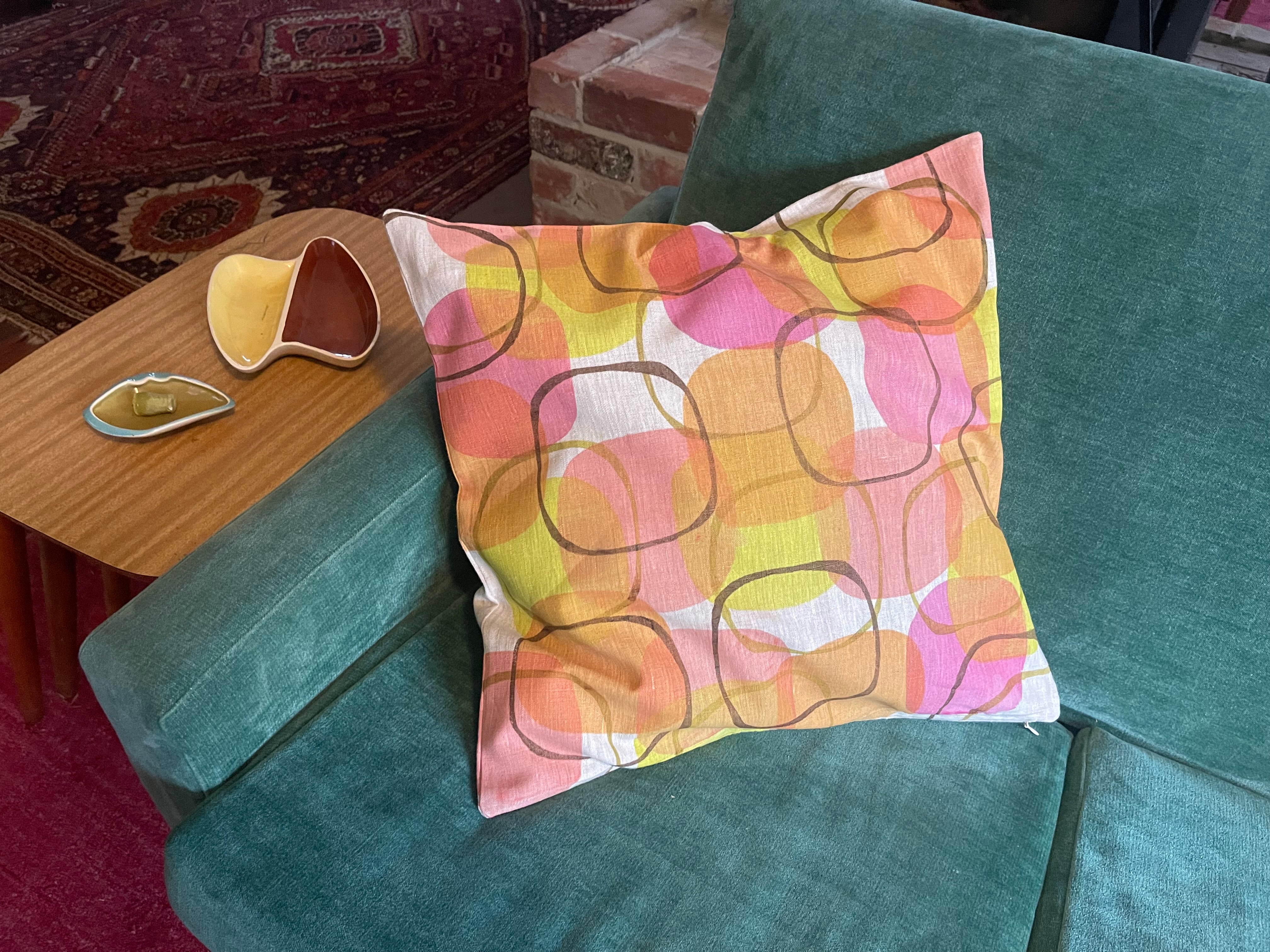 Cushion cover - Bronze rose and lime circles