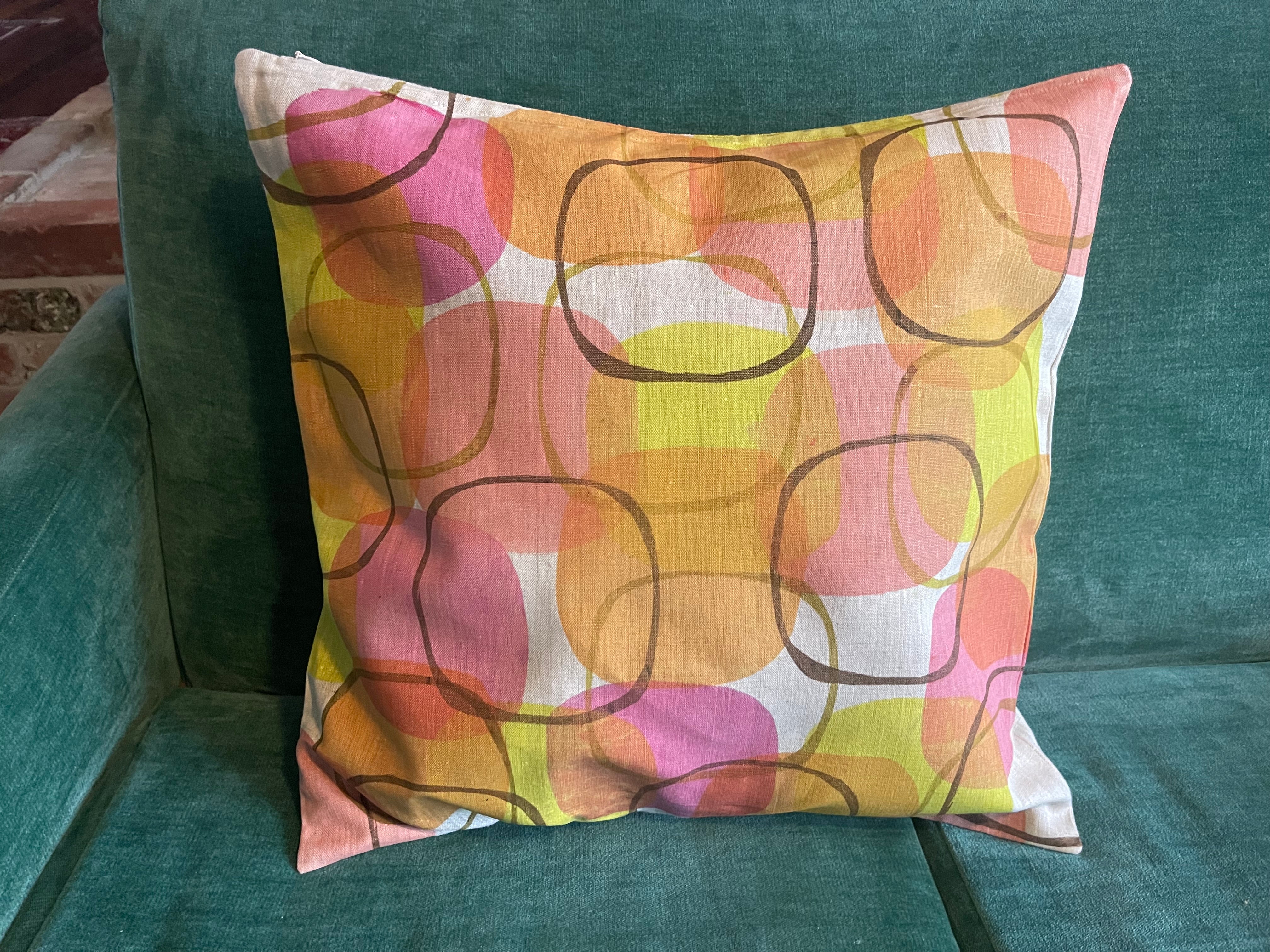 Cushion cover - Bronze rose and lime circles