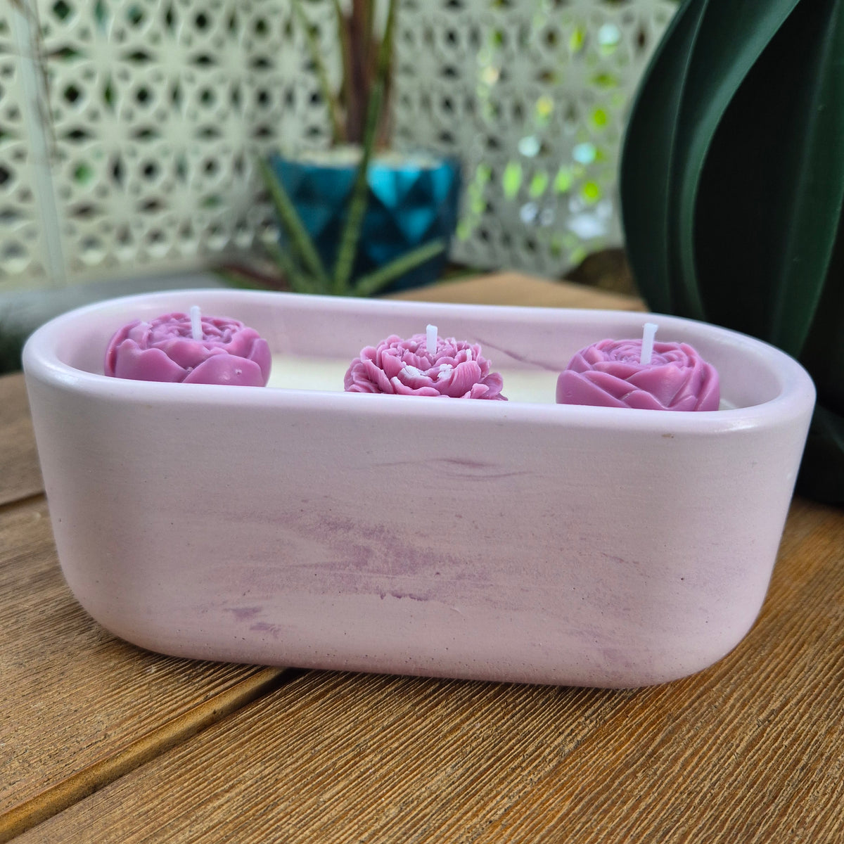 Lilac concrete bowl candle scented with gardenia and rose