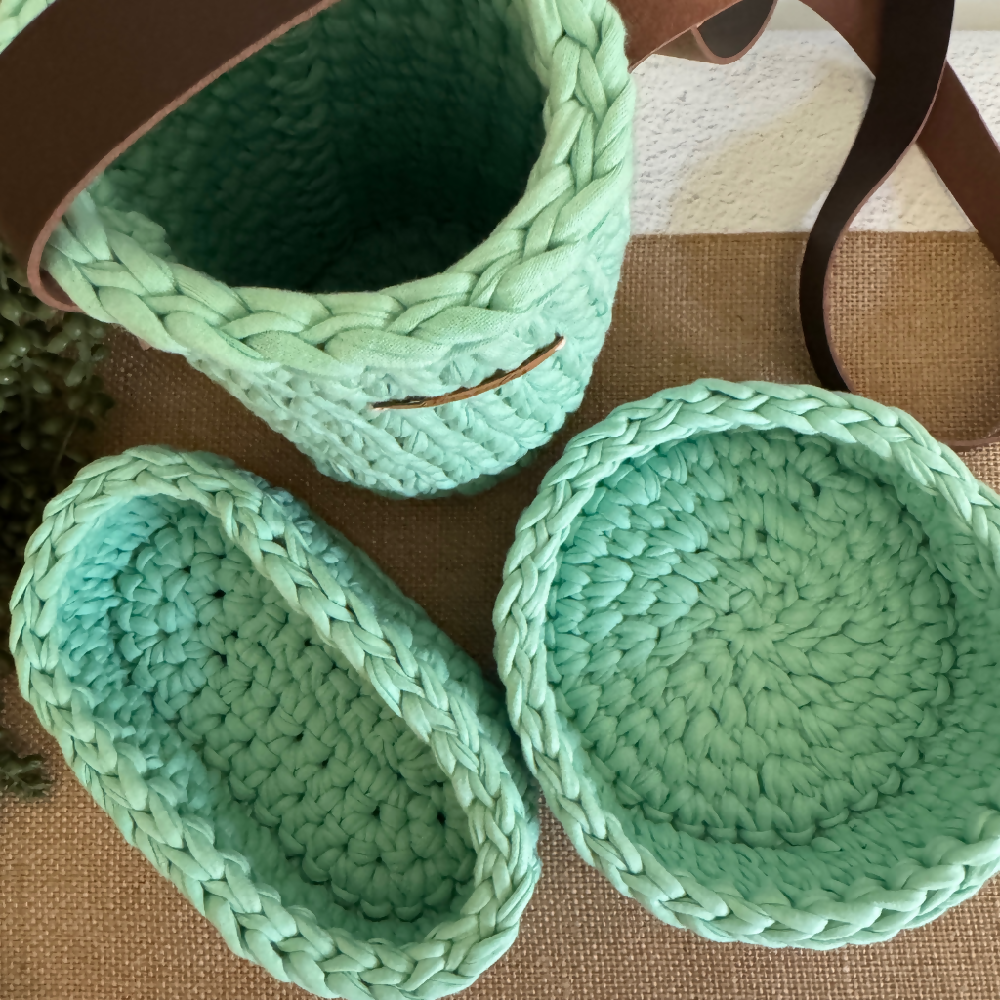 Spearmint-green-handmade-set-bottle-carrier-and-baskets