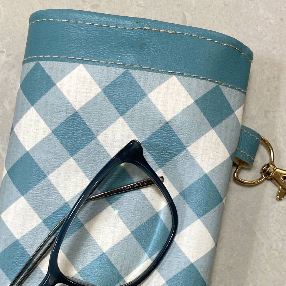 Soft-glasses-case-faux-leather-green-and-white-gingham-C