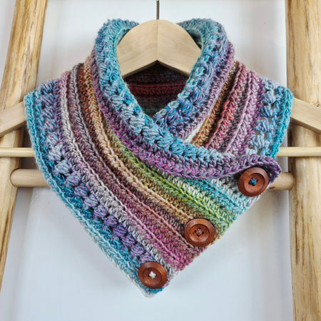 Ladies Neck warmer | Cowl | Scarf | Adult | Vintage | Crochet | Buttoned