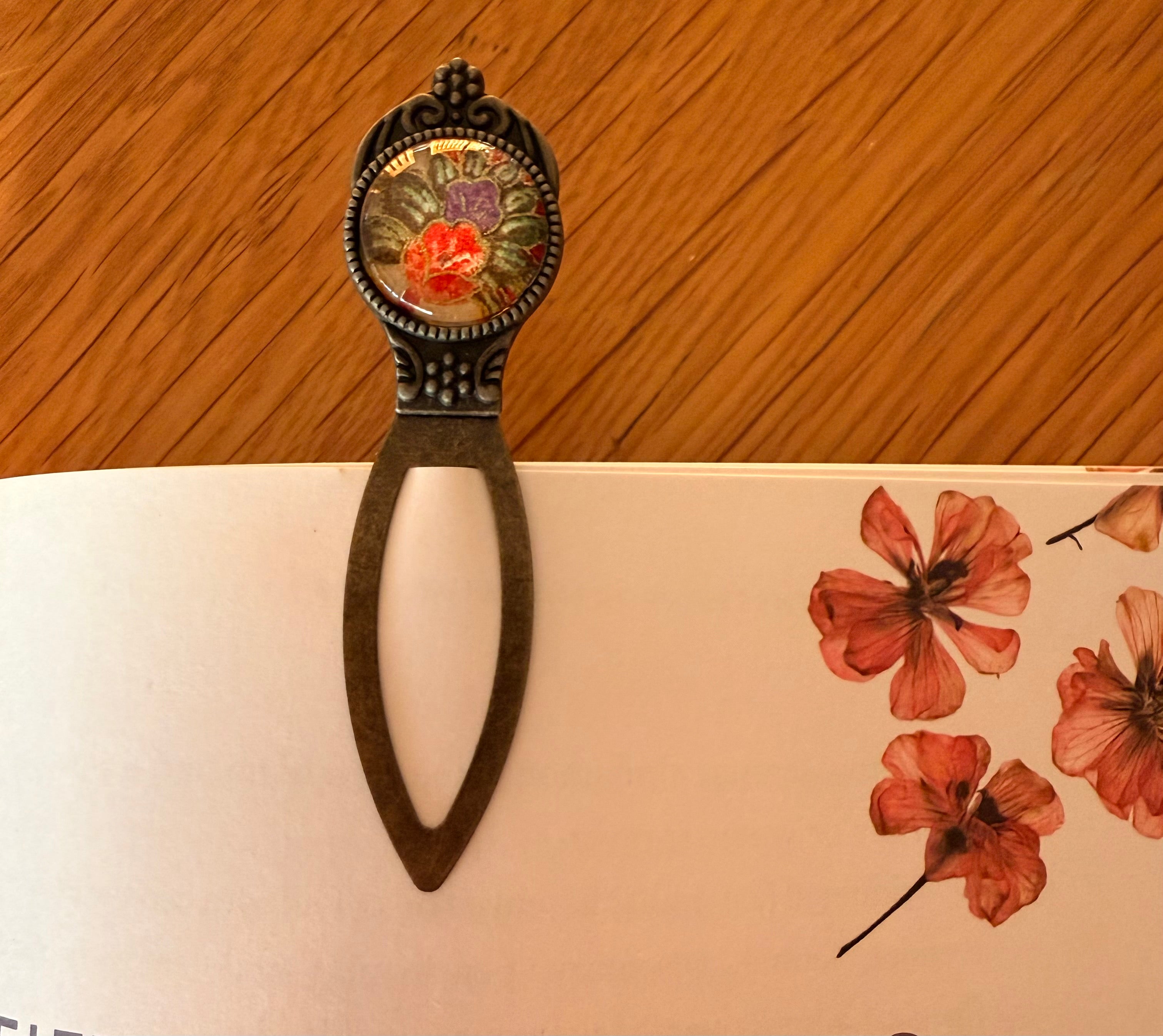 Antique Bronze Plated Flower WASHI Cabochon Bookmark